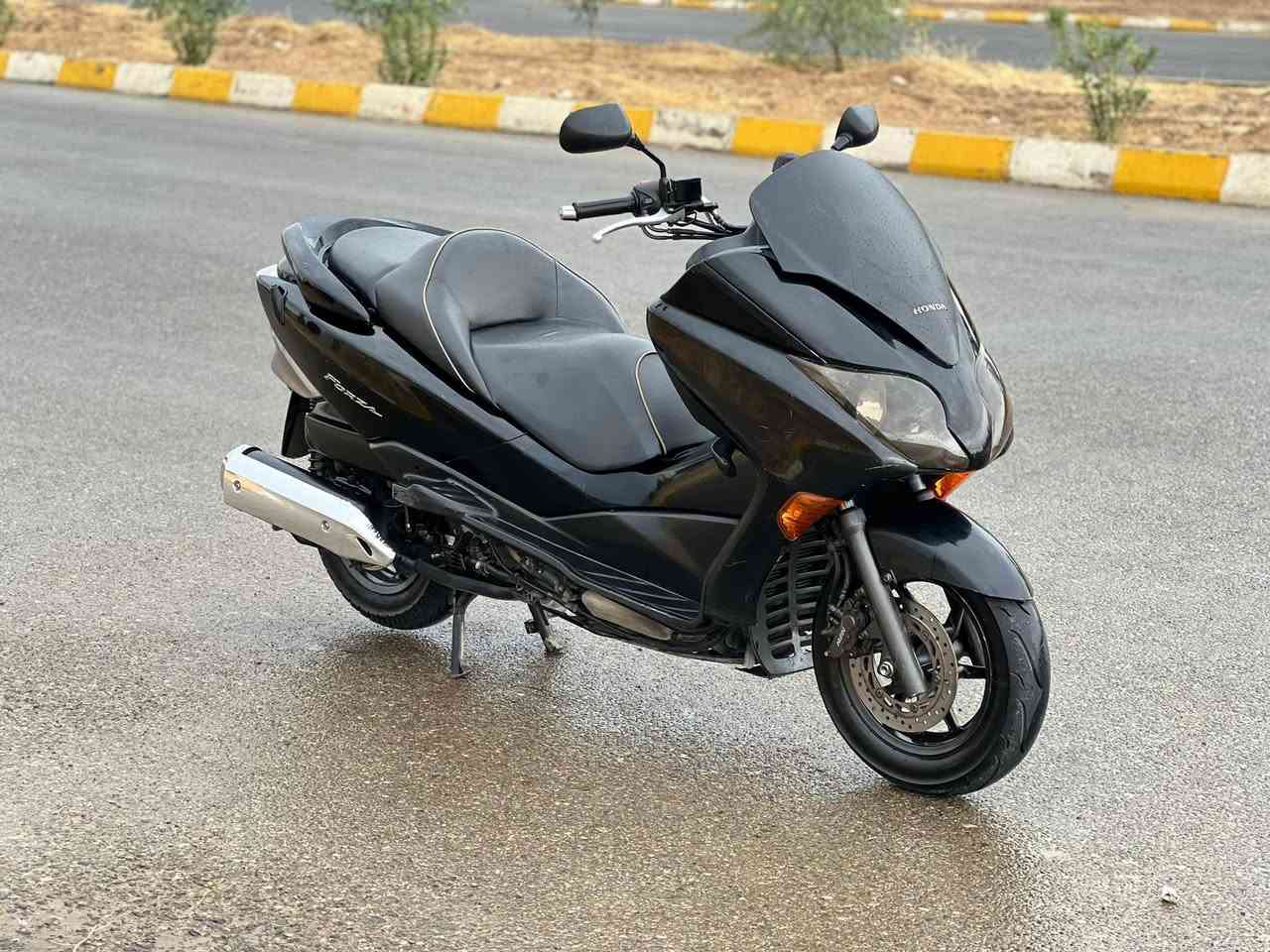 سەرەتا بەنای خوای گەورەو میهرەبان
فۆرزا 010 بۆ فرۆشتن
54kmڕۆشتوە
مۆدێل 2010 تەرجیل بیلادی 
چوار مۆدی لێخۆرین 
گێڕەکانی هەمووی ئیشەکان 
تازە ڕۆن و فلتەری گۆڕاوە ڕۆنی مۆتۆڵی دەرەجە یەکی تێکراوە
کارەبایی و هەمووگیانی بەشەرت 
مەکینە کەپس لایت زینۆن
سعری 11 گەڵا
شوێن چەمچەماڵ
***********وەتسیاپ 
***********ڤایبەر
