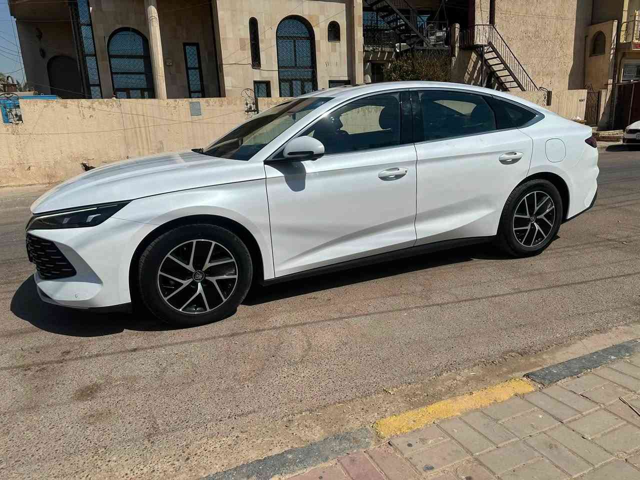 BYD Qin L 2024 
بطاريه 120 
ماشية 20.000
رقم بغداد 
( صبغ باب خلفي فقط بسب شخط  ) 
سعر 25 مليون 
عنوان بغداد السيدية 
للتواصل ***********
