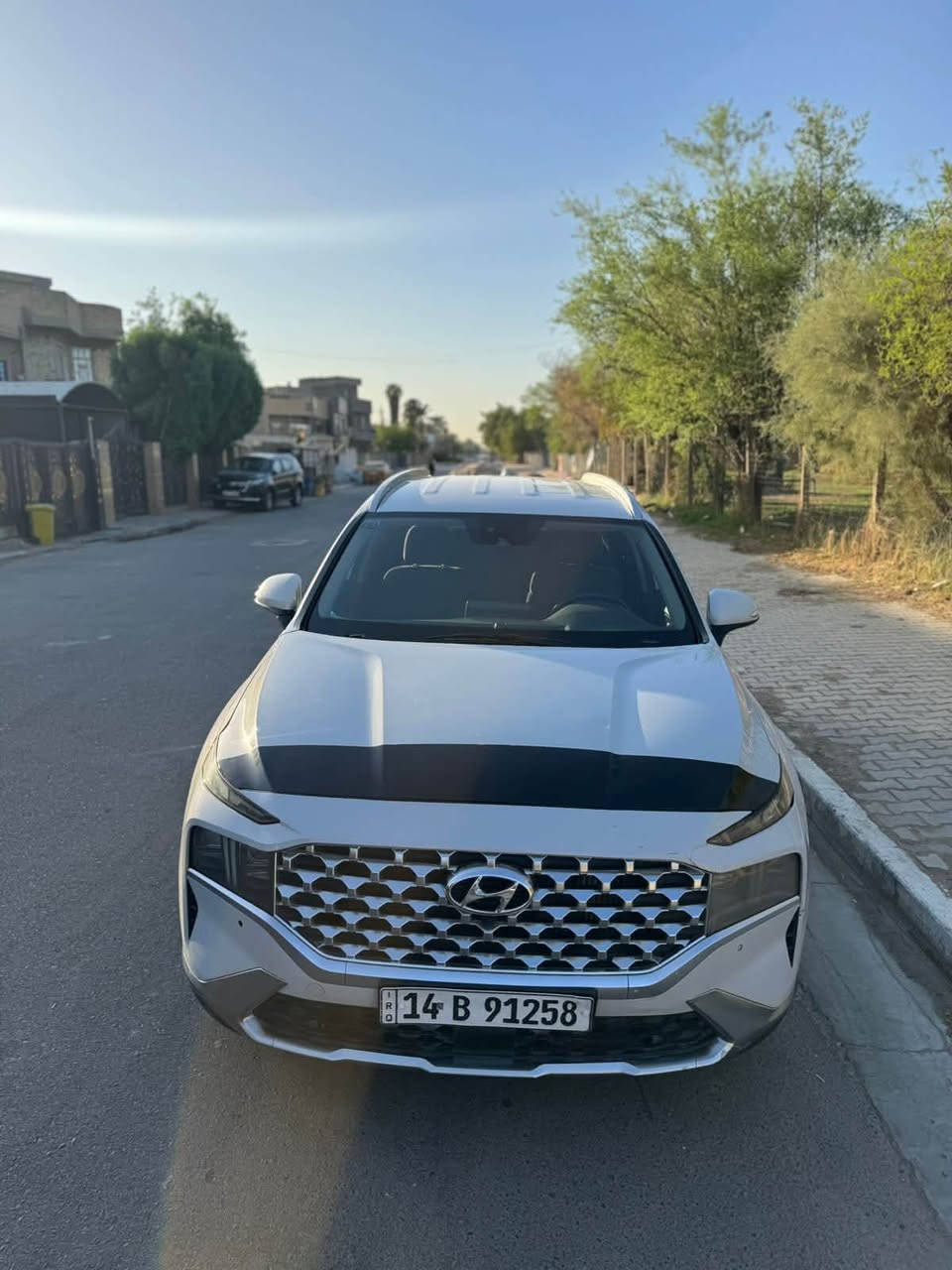 ................ سنتافي موديل2022 هايبرد -  ماشيه 90الف   وارد امريكي اربعه سلندر سبعه راكب شاشة Apple CarPlay, android auto 

‎  كاميرات 360 full hd كل جهات 

‎تحكم ستيرين كامل مع تدفئه 

‎هاند بريك كهرباء

‎ شاشة كبيرة ( GPS )

‎ رادار امامي وجانبي وخلفي كل جوانب 360

‎شاحن وايرليس

‎كراسي كهرباء 

‎ تدفئة المقاعد الامامية وتبريد ومقاعد خلفي

‎صندوق كهربائي

‎ اوتو هولد ( AUTO HOLD )

‎ نظام نزول المنحدرات الممتاز

‎نظام تحذير من خروج من مسار ونظام نقطه عمياء

‎نظام طي المري 

‎سستم صوت 12 سماعات بنظام Harman المميز

‎اضواء ترحيبيه

‎ ‏انظمه قيادة متعدده (ثلج +سبورت +متكيف سمارت +ايكو اقتصادي ) 

‎اغلاق كراسي خلفيه كهرباء 

‎شفتات سترين رياضية

‎مرآة داخلية بخاصية التعتيم الذاتي

‎حساسات أمامية / جانبية / خلفية

‎نظام مانع الانزلاق

‎ ‏نظام قيادة ذاتي
سياره بعد بيه هوي موصفات 

................ سنتافي موديل2022 
رقم***********.  
مكاني بغداد
