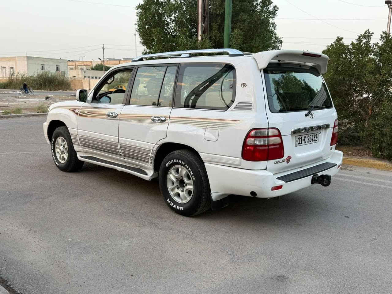 لاندكروزر • ٢٠٠٠ • رقم بغداد