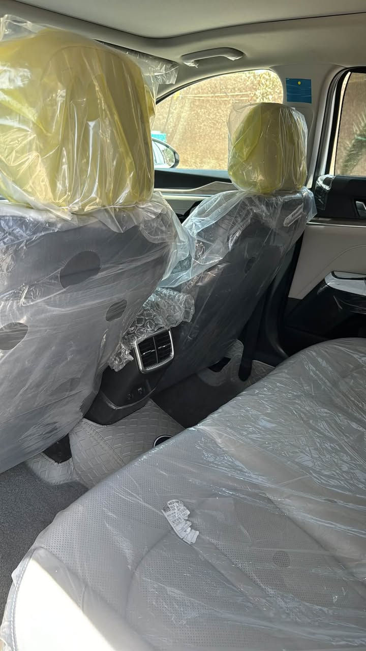 للبيع kia k5 2023 خليجي فول الفول مواصفات 

ماشيه km 5000
محرك 2000  
كشنات جلد تدفئة تبريد 
كاميرة خلفية 
حساسات امامي خلفي
شاشة + Apple CarPlay
بانوراما
قطعتين تبريد
تشغيل عن بعد
بصمة تشغيل عدد 2
مري شفط
اشاير بالمري

السعر 203$  وبيها مجال

المكان : بغداد - الوزيرية

للاستفسار ‭***********‬
