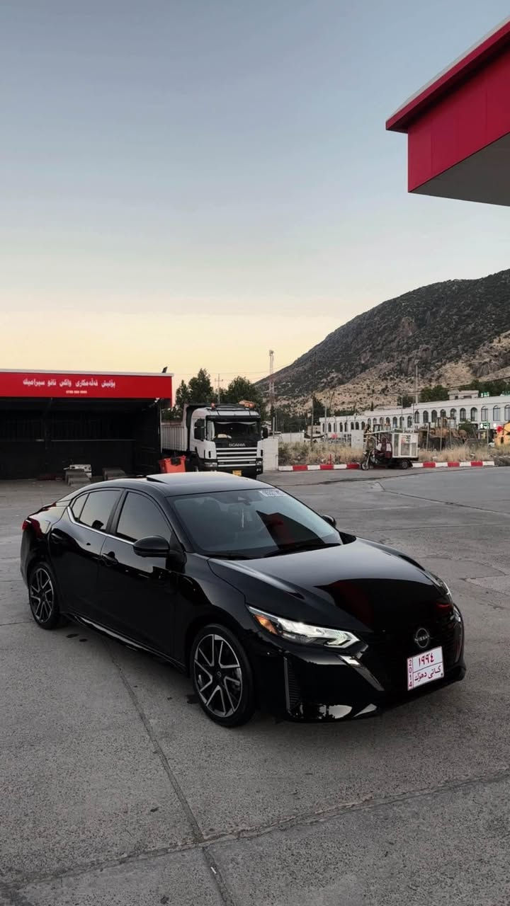 نیسان سێنتڕا 2025 sr plu ڕەشی قەترانی قەپات قەپات مواسەفات لەوەیی زیاتری نیە سەیارەکە 6 هەزار ڕۆیشتیە بێ سبوغە دەرکەیی پشتەوەیی بیلادی گۆڕایە بە ڕەنگی شەریکە سە هیلالی تایەیی بستەک پیدی ئاڕە ناو دەرکەکەیی کەمەک سبوغە پێشو پشت کەپسە سەیارەکە زۆر زۆر جوانە زۆر خاوێنە 2 مانگی ڕەقەم کاتی مایە //***********// أربيل, العراق
