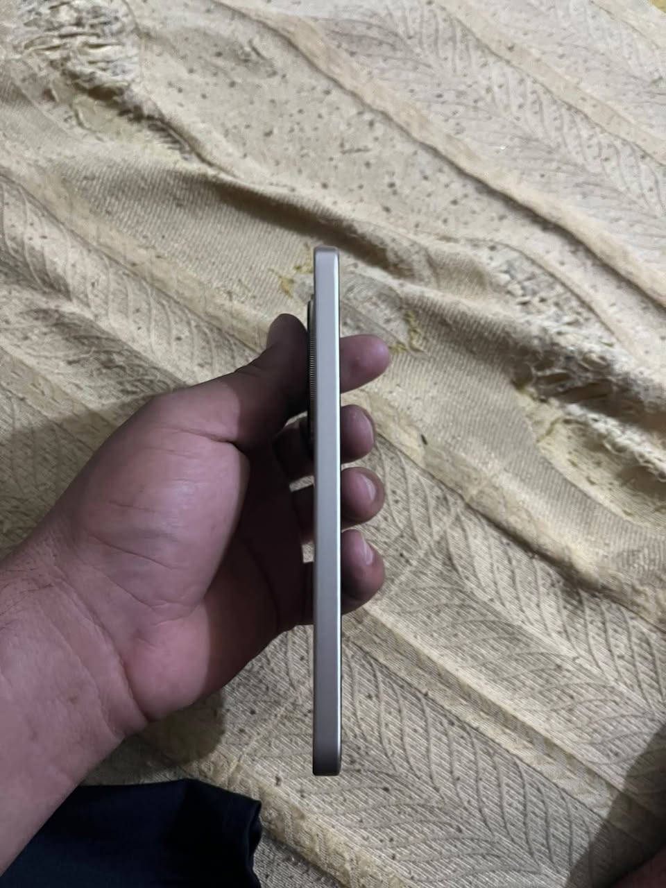 سلام عليكم جهاز نضيف حيل مستعمل شهر
ونص اسم جهاز (هونر x9d)

نضافته 95 
البطاريه 8400
ذاكره 256
سعر جهاز 450بيه مجال بسيط 
عنواني بغداد شعله 
رقم الهاتف ***********
