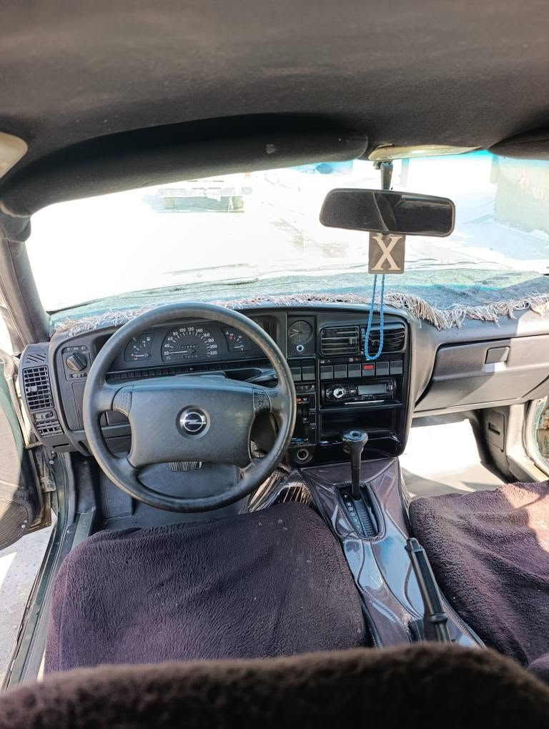 السلام عليكم السياره اوبل اوميكا موديل 93 سياره كلش جديده ونظيفه رقم سليمانيه شرط تحويل او وكاله العنوان كركوك شوراو للاستفسار خابروا عن هاي رقم *********** كركوك, العراق
