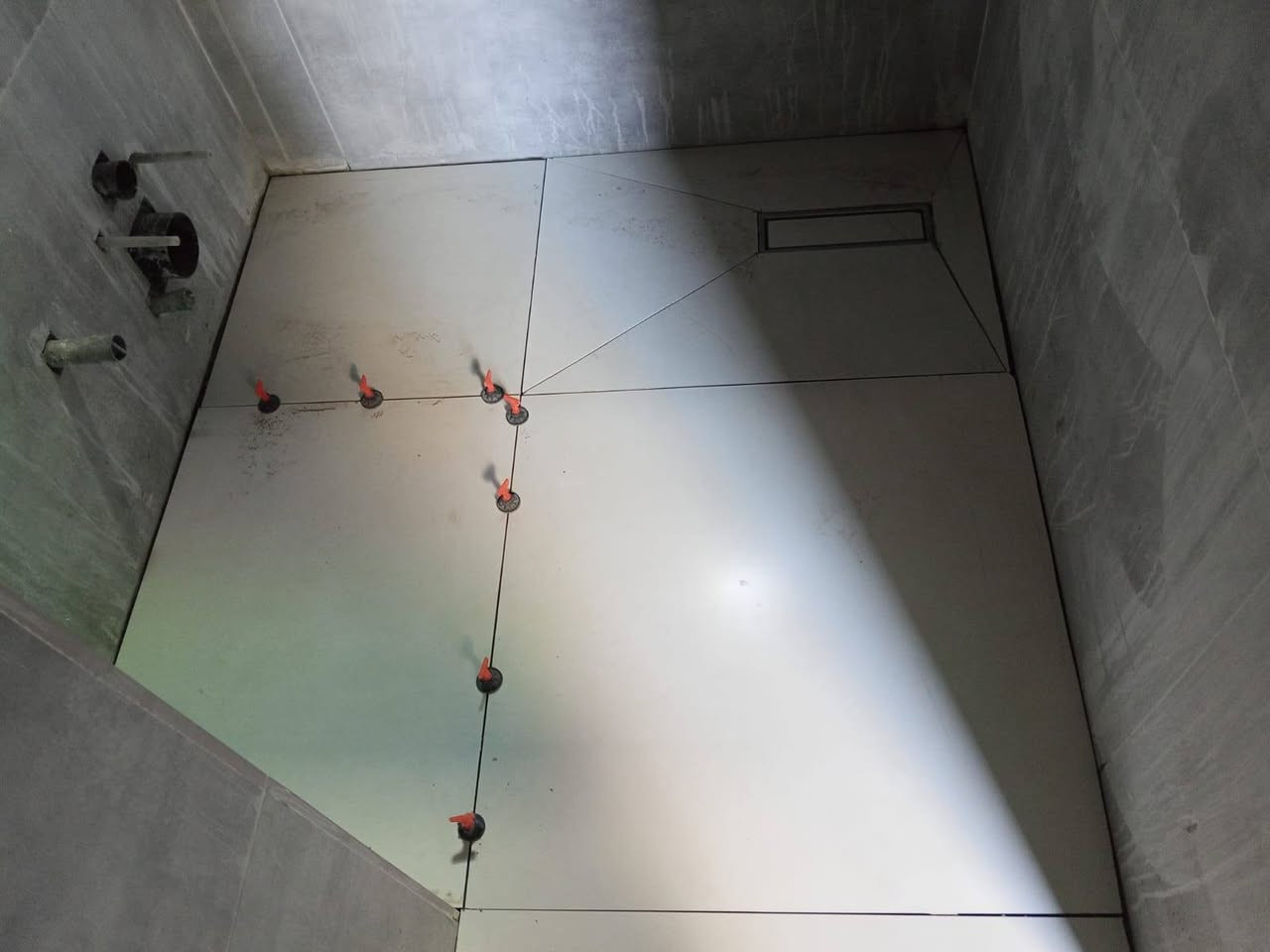 عندي كادر يراني شغل سراميك المرمر حجر جدران راضيه درجه ولاء تصال على رقم 📞📞*********** ميسان اليزر شرط شغل
