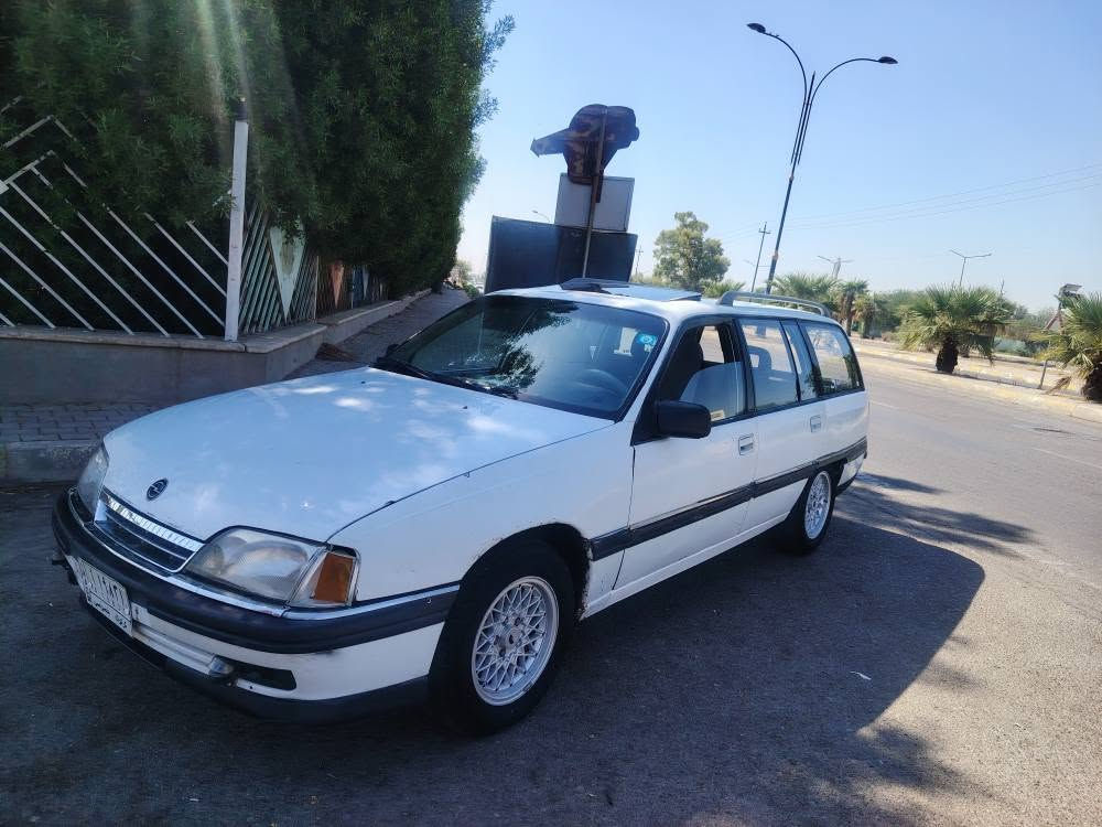 سياره اوبل اوميكا موديل 92حجم20 سياره نظيفه جدا كولشي مابي شرط بدون ضربه سنويه مشروع وطني لل 2030 بي دفتر بنزين كهربائية كلها شغال تخم صدر جديد سعر 25وبي مجال بسيط عنوان كركوك رقم هاتف *********** كركوك, العراق
