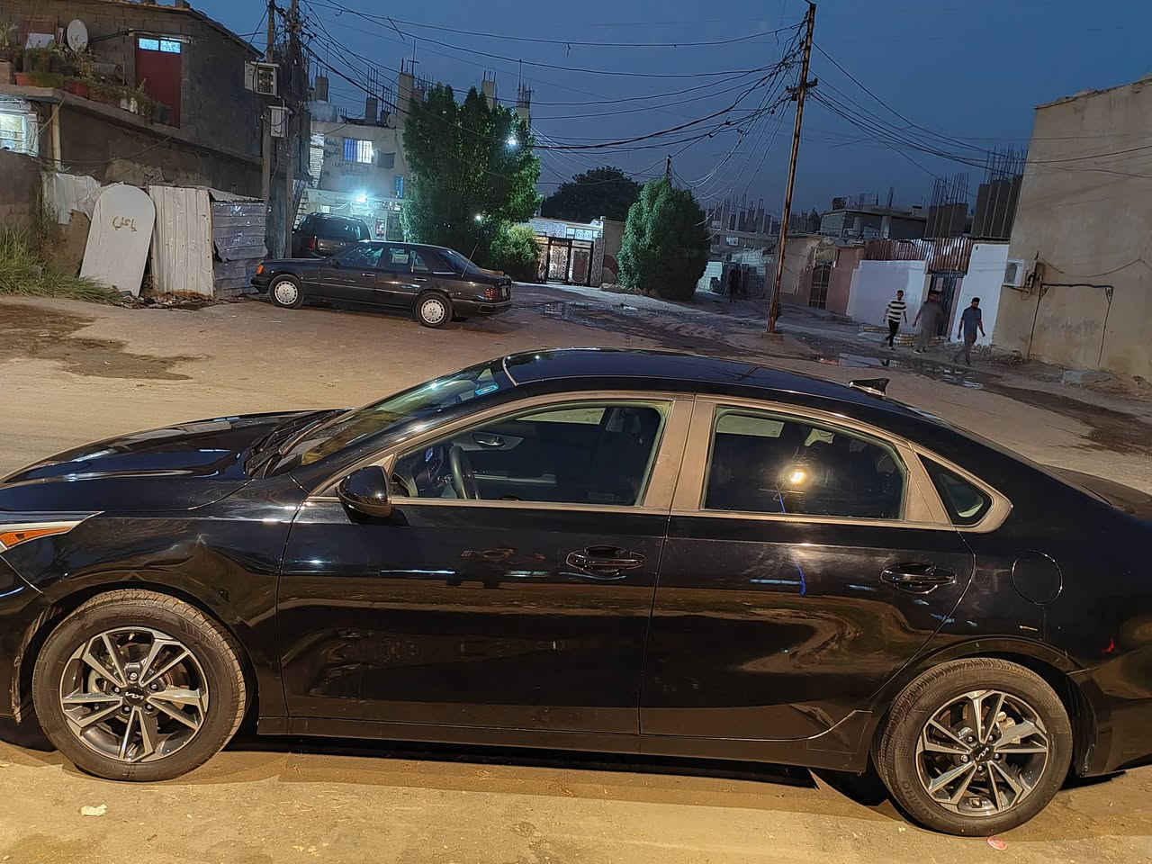 السلام عليكم 
*كيا فورتي 2024 وارد أمريكي
*لون اسود 
*فئة Lx 
*رقم بغداد 
* ماشية 24 الف كيلومتر
*ضرر ضربتها بالجنطة تبديل قبق جنطة وتعديل حوض
وجاملغ امامي  بارد خفيف  
*ايرباكات كلها كفاله 
*محرك 2000 دوش 
*رادارات جانبيه تحديد النقطه العمياء
*رادار خلفي تنبيه عند الرجوع 
*رادار امامي 
*تحديد مسار 
*سياقه ذاتيه 
*اوتو بريك 
*كامره دواره 
*شاشه كبيره 
*3 أنظمة قياده 
*كروز مثبت سرعه 
*ويل كب كروم 
*حساس اطارات 
*مانع انزلاق 
_________________________
*مكان السياره بغداد 
*للأستفسار *********** 
*السعر 150  وبيها مجال
