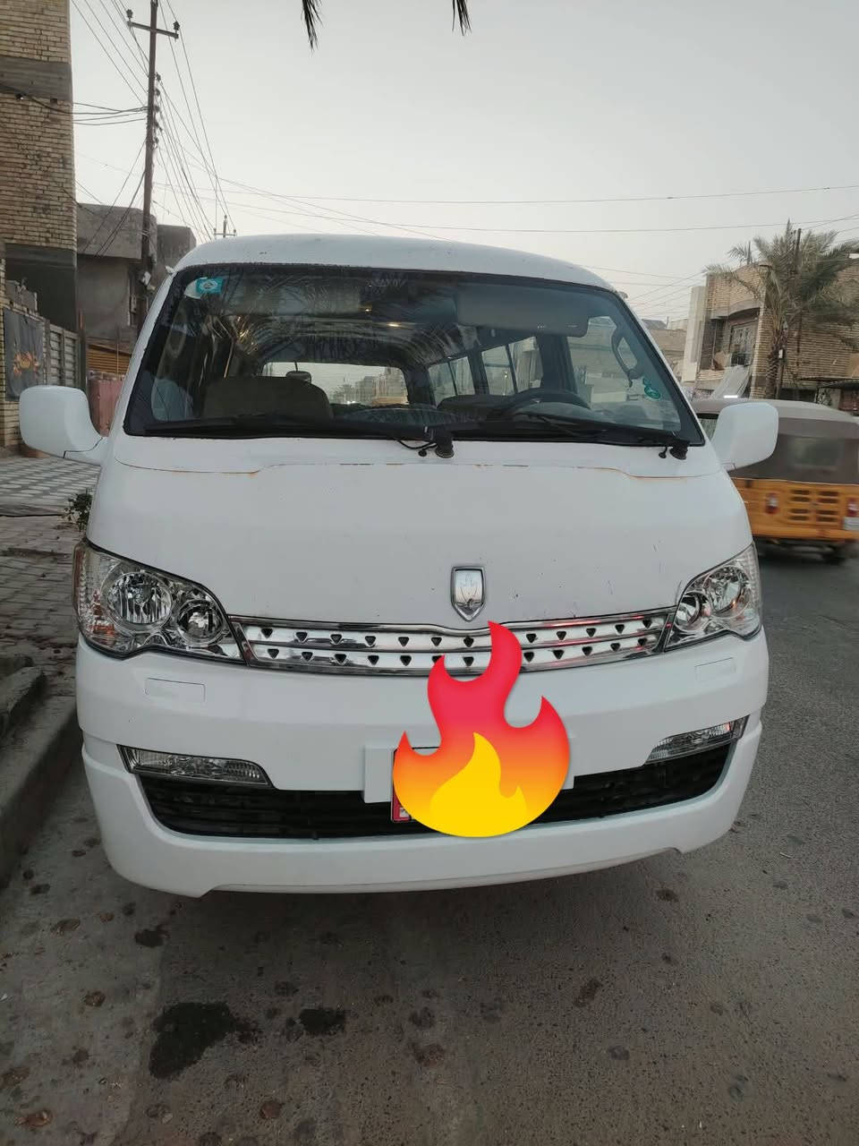 للبيع موديل 14 تحويل مباشر سياره حره السعر (83, وبينه مجال  ***********
