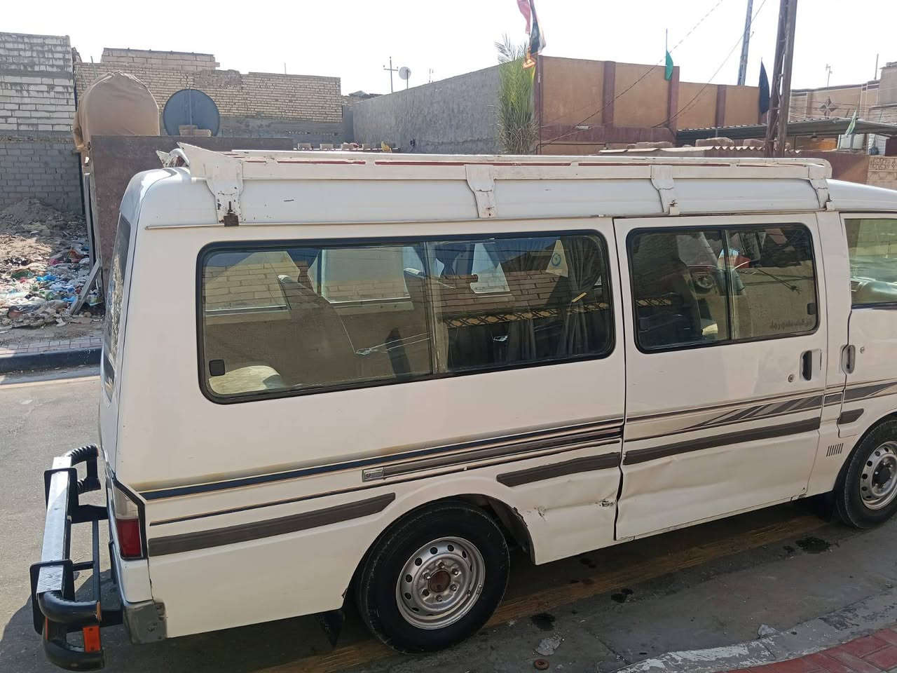 سياره مازده بومه للبيع ***********
تخم تاير جديد حداديه جديده 

گيرمكينه مكفول سياره جاهزه السعر خاص 
مكاني كربلاء

