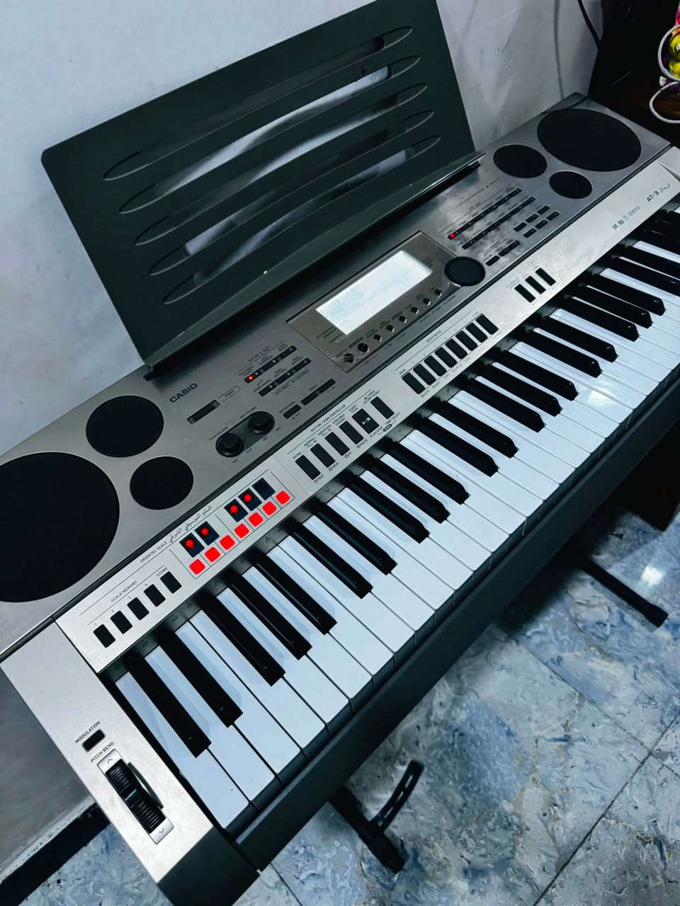 ‏سلام عليكم جهاز للبيع كاسيو أورينتال AT-3 (Casio AT
‏جهاز غني عن تعريف جهاز مواصفات هواي يحتوي على أكثر من 800 صوت وأكثر من 250 إيقاع كلهن عربي وشرق وغربية أو جهاز تعليمي مميز وبي ميزة تشغيل الهاتف عليه يعني تكدر تربط التلفون علي وتعزف طبيعي عن طريق كيبل 
نضافة 100‎%‎ كفالة
جهاز اجاني هدية تعلم بي بس مجال مكاو 
الي ينطي سعر بي زين ابيع 
وياه ستاند مالته وياة شاحنه اصلية 
مكاني بغداد الزعفرانية  رقم هاتف واتساب ***********

