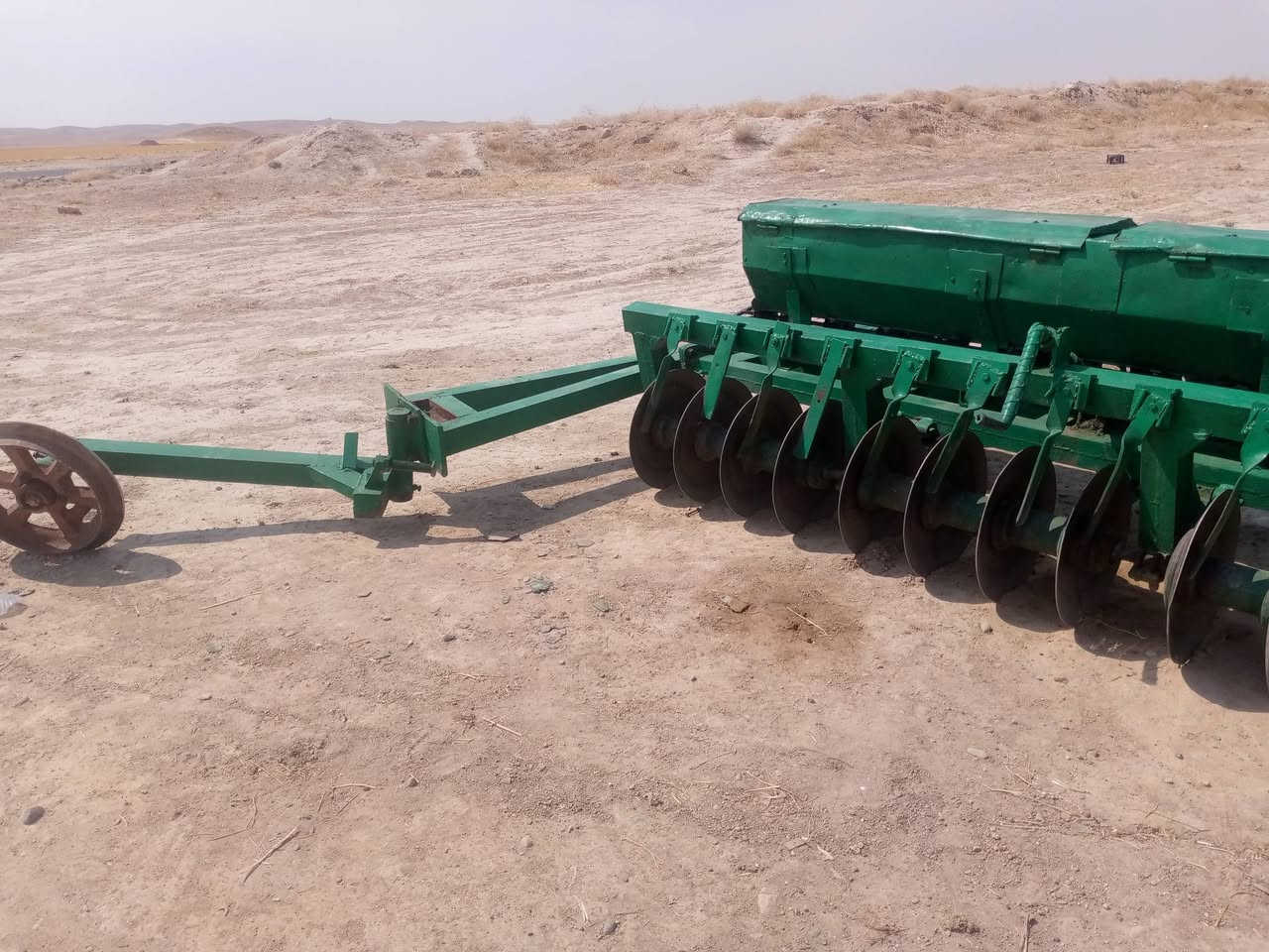 دسك ١٢ للبيع فصال مؤيد صوج فرنسي دسك نظيف السعر ثلاثه وربع الموصل ناحية الشورى ***********
