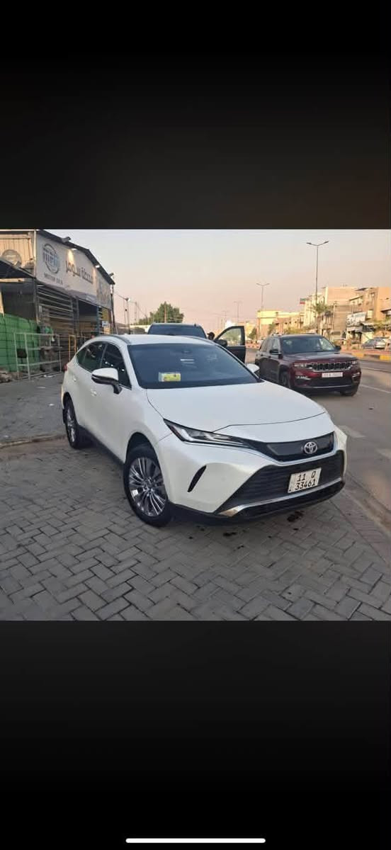 اخوان تيوتة فينزة موديل ٢٢ هايبرد فول مواصفات عدة الفتحة ماشية ٤٢ الف بدون ارباك ظرر تبدليل جنطه بنيد بي طعجة مبدل 
ماكو داعي احجي سيارة غنيه عن التعريف صدر تايرات مكينه كير كفاله عامة داخل رادار حساسات كلوب مامشتغل بيه بدوون داخل بدون ارباك 👆235 ورقة رقم هاتف ***********
