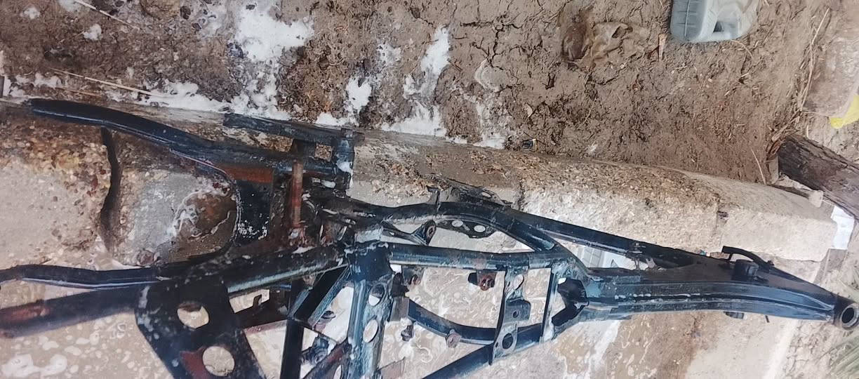سلام عليكم 
شاصي جونده كلك للبيع هوه والماشه مالته 
مكان السماوه قضاء رميثه 
*********** سعره ٣٥ الف
