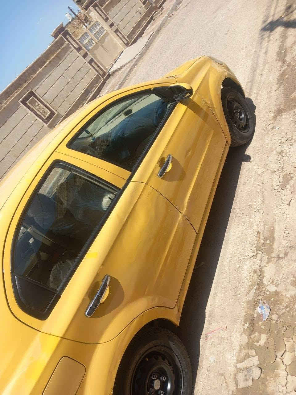 افيو ٢٠١١ خليجي رقم نكليزي سنويه ٢٨ باسمي 
 مصفره هيئه وغرامات  محرك بيه تبخير 
تخم تاير حداده كله جديد 
السعر ٤٨ وبيه مجال 
 رقم هاتف ***********
المكان ميسان العمارة
