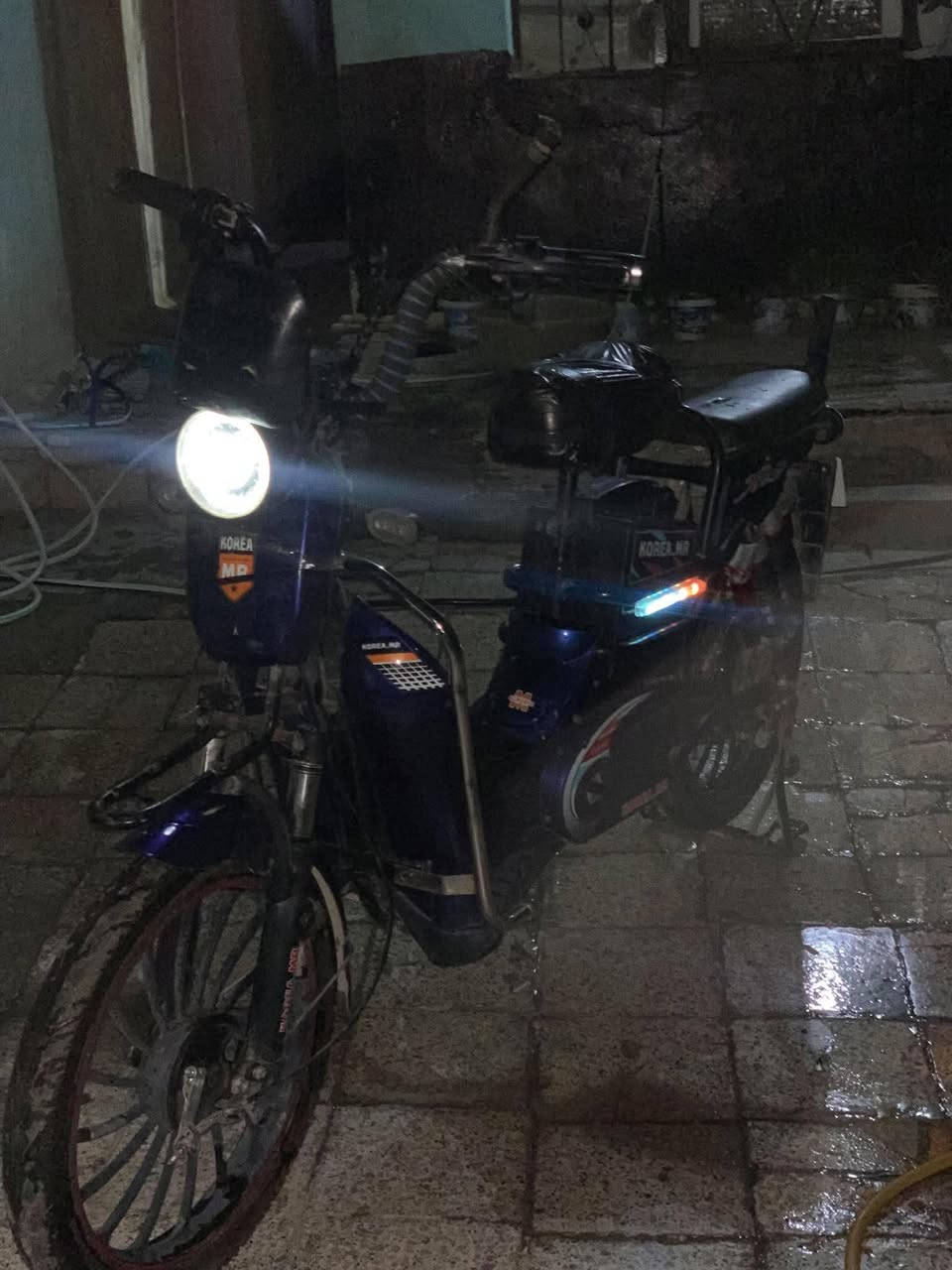 للبيع  او معارض بمبايل دراجة كوريا (KOREA) – نظيفة ومعدلة 🏍️🎶
للبيع دراجة كوريا (KOREA) – نظيفة ومعدلة 🏍️🎶
• النظافة: الدراجة بحالة ممتازة ونظيفة.
• السرعة: سرعة وصنع 99 ما شاء الله، نشاط وقوة بالمشي.
• المواصفات: مجهزة بـ مشغل موسيقى (مسجل/سماعات) شغالة وعال العال.
• الملاحظات: الدراجة ما بيها أي نقص غير البطارية تعبانة وتحتاج تبديل فقط.
• المكان: [ناحيه حمام العليل]
• السعر: [110] (وبيه مجال للراغب)ومعرض بمبايل
• للتواصل: [***********]
ملاحضة... يمشي على سيبايه بس ترمش مال بطاريه فارغه وبطارياتو تعبانات
