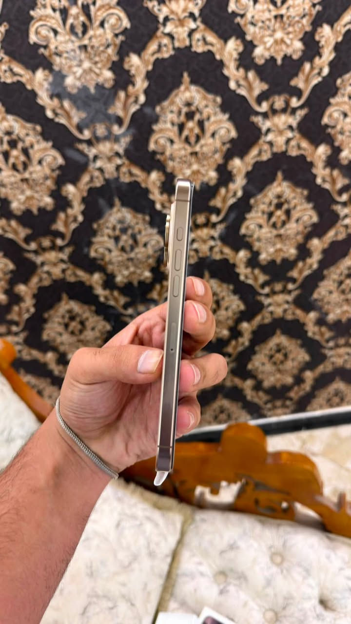 صلو على نبي شباب سلام عليكم ماطول عليكم ايفون 16 برو ماكس الضمان ماله سنتين السنه خلص ضمانه سنه ضمان على الشركة وسنه ضمان من المكان الي شتريته منه ذاكره 256 نضافه 100‎%‎ بشرط جلخ مابي بطارية 88‎%‎ وها اكدر اسوي لكلاوات مال بطارية واسوي 100 لو 95 على حاسبه وميبين بس اليخاف الله ميسويها جهاز على ايدي ضمان ماستر للتواصل ***********

