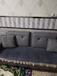 تخم عشر مقاعد للبيع عنوان حسينيه الراشديه للاستفسار اتصل 07706831712