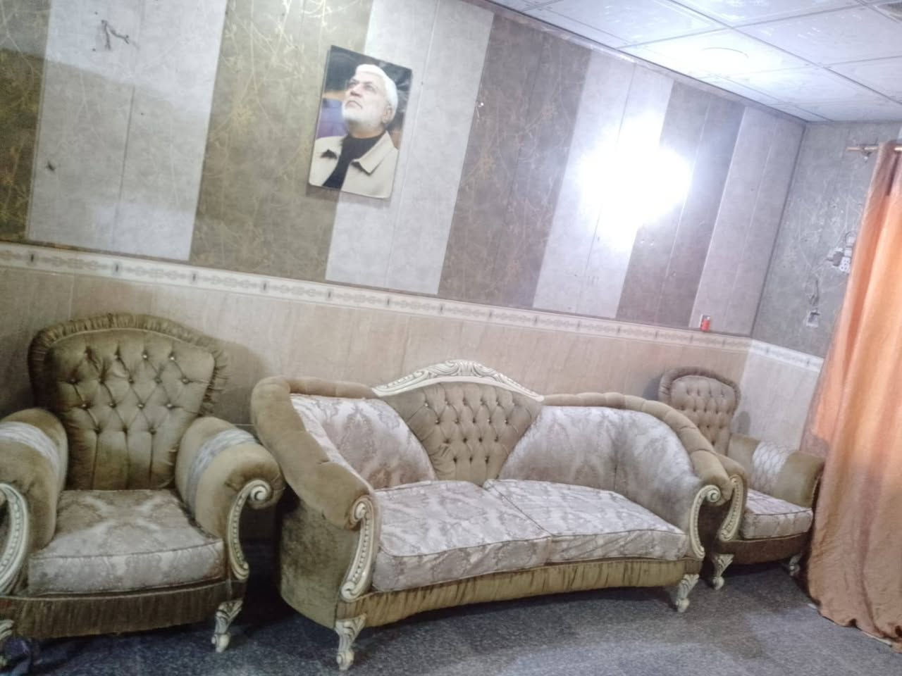 تخم تركي عشر مقاعد بي جويه. بسيطه السعر ٢٥٠ بي مجال
بغداد جميله ساحه
***********
