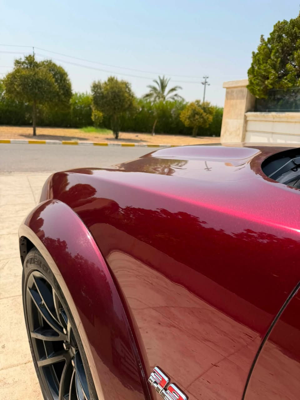 🧨🛘DODGE CHARGER
☄️LAST CALL
🛘6.4L V8 SRT HEMI | 490 HP🧨
☄️2023

🛘الممشى: 15,000 فقط
☄️ المواصفات 
🎯➖فتحة سقف ➖رادار أمامي 
🎯➖نظام Launch control (تسارع السياره من اي وضع تريده /وضعيات قياده ونظام eco) 

🎯➖فجوج brembo➖نظام منع التصادم 
🎯➖حساس خلفي ➖مراقبة النقطة العمياء
🎯➖تنبيه الخروج عن المسار ➖خزن مقاعد
🎯➖مري قلاب عند وضعيه R ➖ تشغيل عن بعد
🎯➖تبريد وتسخين المقاعد➖مقاعد كهرباء بالكامل 
🎯➖دبل مروحه اصل SRT 
🎯➖سستم صوتHARMANKARDON
🎯➖دبل اصفر بلادي يعزز الانسيابية والراحه
🎯➖دشبول ومقاعد والابواب مطرزه بالكامل ومختومه 

🛘 الإضافات والصيانة:
➖اويل كاتش كان بولت
➖برمجه سيفتي يم البطل  مصطفى Eagle🦅
➖ولف حماوه SRT بلادي اصل
➖دبات سود وسطيات اصليه بدون لحيم وازعاج
➖ فلتر هواء جديد ➖فلتر تبريد ثلج
➖ فلتر بنزين جديد
➖ زيت Pennzoil الأصلي المخصص لـ SRT

☄️ضرر السياره: باب السائق وباب الخلفي وجاملغ خلفي فقط
🛘 الموقع: بغداد 🎯اليرموك

☄️رقم بغداد باسمي هزه وفحص جدد
🛘 السعر: 198💲قابل للتفاوض بالمعقول
☄️ السيارة جاهزة والجاد يتفضل يشوفها ويفحصها.
🛘للتواصل ***********
