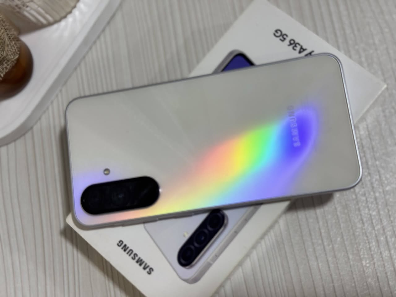 Samsung A36 ابيض 
استخدام قليل جدا 
نظافة 100% مع كامل الملحقات 
ذاكرة 256 
رام 8+8 
التواصل على الرقم او  واتساب ***********
