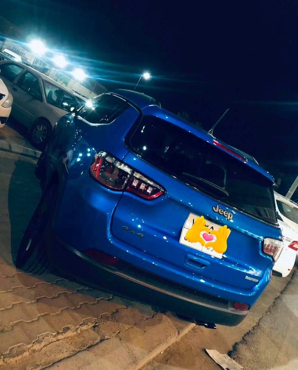 جيب كومباسLimited.  2021 وارد أمريكي
رقم اربيل بأسمي
 الموصفات :
تشغيل عن بعد 
ماشيه  37km فقط يعني 23ميل
محرك2400
بصمه + بيبان دخول ذكي 
كشنات جلد كهربائي 
مثبت سرعه + قياده ذاتيه 
4 مودات قياده 
كأمراه دوراه 360ْ درجه  
دشبول لونين 
اوتو ستوب 
شاشه كبيره 
هندبريك اوتو 
تحكم ستيرن جهتين 
تبريد قطعتين 
فور ويل 4*4   
الضرر :كما موضح بالصور
السعر : 125 وبيهه مجال 
العنوان: بغداد حي الجامعة
التواصل :***********
