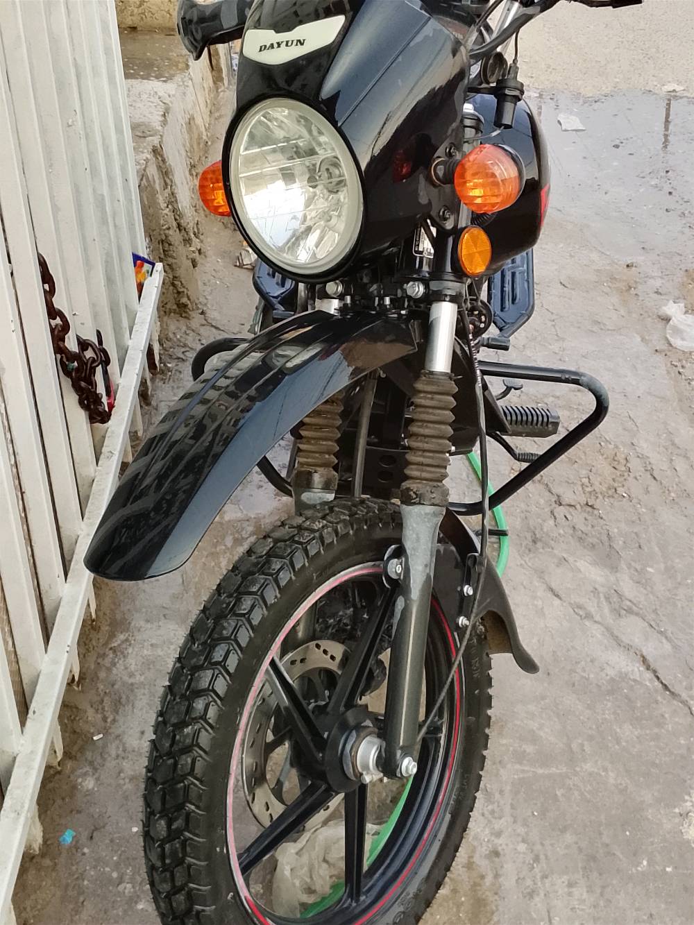 للبيع 🏍️ دايوان فانتاستيك (Dayun Fantastic) موديل 2025
الموديل: 2025

​الحالة: نظيفة وبحالة ممتازة  (مثل ما موضح بالصور)

​مبدل دهنهه مرتين فقط

​شفتات وتحكمات كاملة

​إطار أمامي وخلفي بحالة ممتازة ونضاف

​تحتوي على صندوق خلفي عملي وحافظة موبايل مثبتة

​ماشاء الله نظيفة وجاهزة للدوام أو الشغل مكفولة من كلشي

الدراجة ما مرقمة وبيهه مكاتبة المعرض (motor mall)

البصمتين موجودات 
​السعر: 1900

​المكان: بغداد /الجوادر