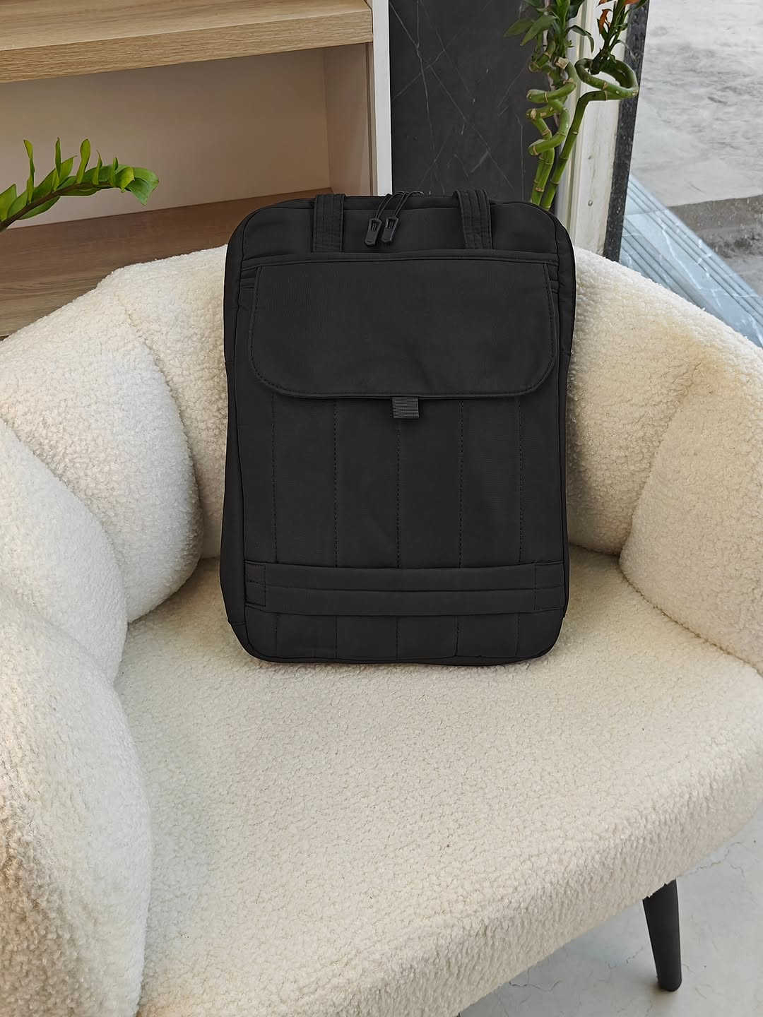 🎒 جنطة عملية وأنيقة للاستخدام اليومي
حجمها أكبر من اللابتوب بشوية، ومناسبة للابتوب أو الملازم والأوراق 📚💻
✨ من الداخل مبطنة بالإسفنج والقديفة حتى تحافظ على محتوياتها
💧 القماش الخارجي ضد المي
👜 تحتوي على 4 جيوب: • جيب بسحاب ومقسم إلى خانتين
• جيب لزكة
• جيبين مفتوحات
متوفرة بـ 5 ألوان 🌷
💰 السعر: 18 ألف
🚚 التوصيل لجميع محافظات العراق: 5 آلاف
📸 التصوير حقيقي من داخل المحل 🌱
