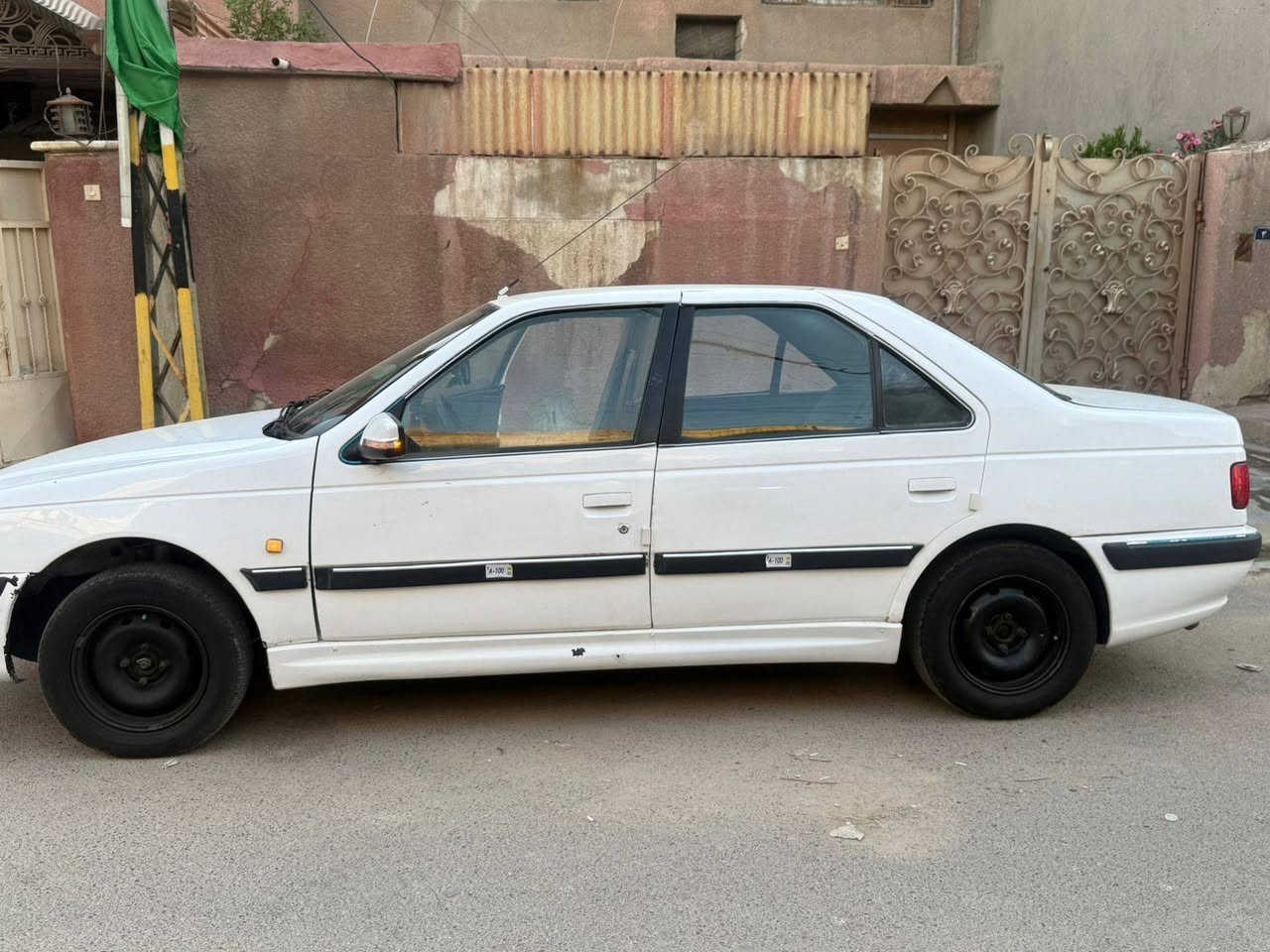 سلام عليكم بيجو بارص ٢٠١١ رقم بصره مشروع وطني 
صبغ جماليه عنواني الشعب سوق شلال 
***********
السعر 32
