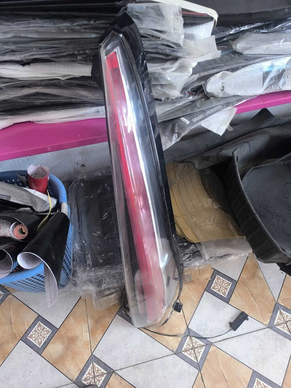 زوج بك لايت تاهو كديلاك نظيفات جدا للبيع قيم واخذ *********** هذه رقمي
