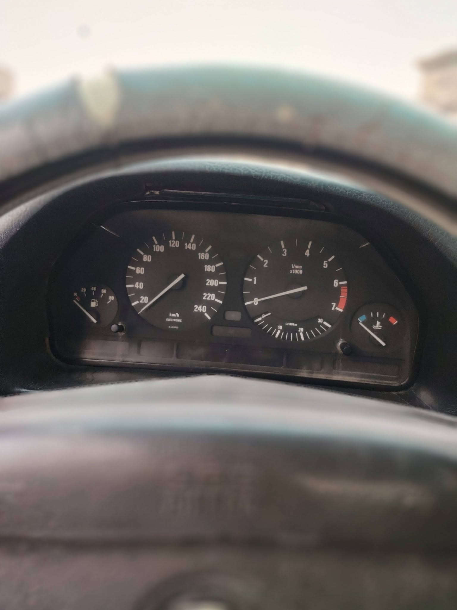 بي ام 735 • ١٩٩٣ • ٦ سلندر