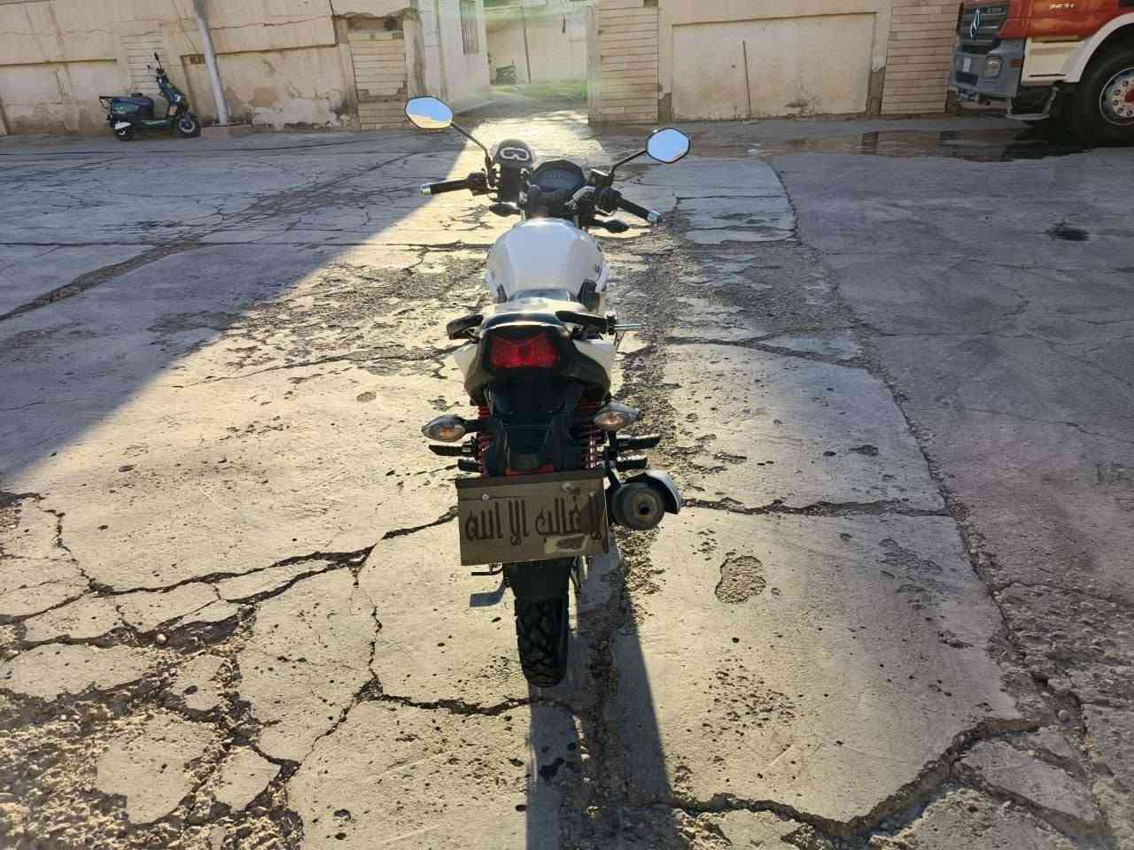 سلام عليكم ها وجهي موديل 23 جمعيه مابي كمرك يعني جميعه كله تعرف مامكمرك اكفله من حكومه وعرب ماممدود علي صبانه كله بلادي خاص واتساب موجود ***********
