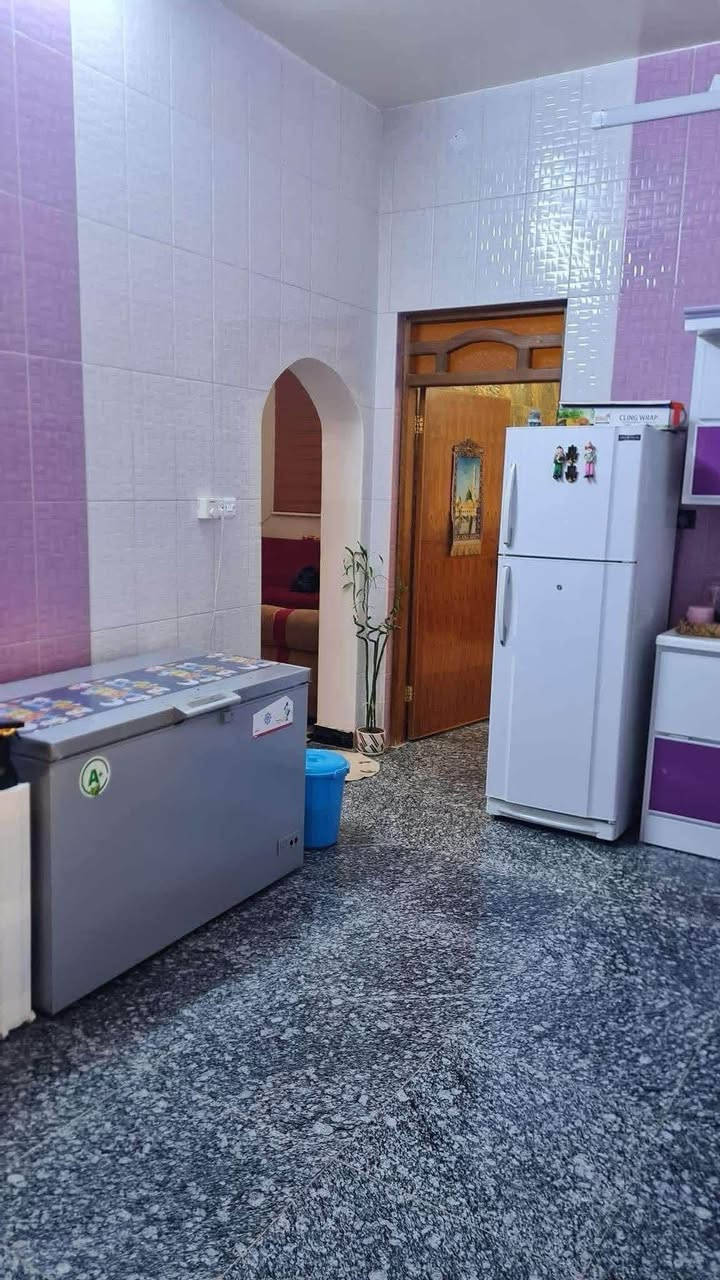 دار للبيع رقم بية معاملة ع قرار 20
حي الجامعي مساحة ٢٠٠م 
‎طابق واحد 
‎مطبخ واستقبال وصاله ٢ غرف نوم و٣ صحيات و٢مناور  البيت جاهز مابي نقص للإستفسار. ***********
