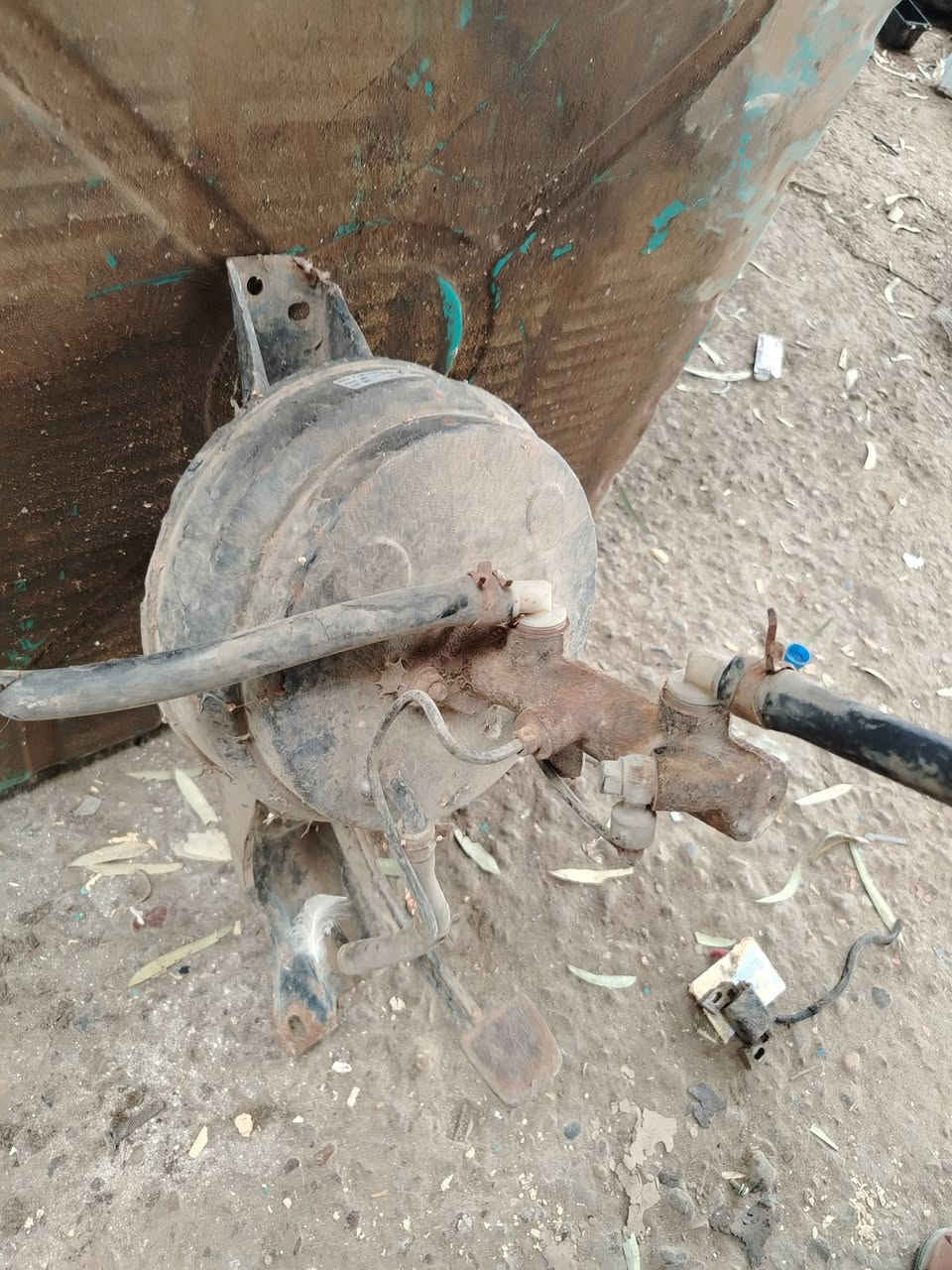 السلام عليكم غراض مال بريجو للبيع بريش كامل مكمل حته دوسه ويا وباب ال صدر وباب سلايت لون ازرك كاملات هنه وجامهن للبيع مكاني حله رقم الهاتف ***********
