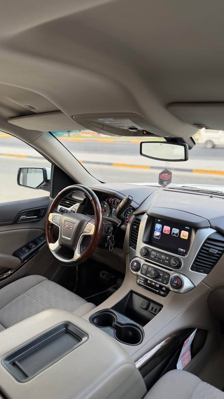 يوكن GMC خليجي وكاله المنصور ماشيه 100 كفاله عامة رقم بصرة سنويه ورقم وهزه كله جديد بدون اي نقص 
***********
*********** البصرة, العراق
