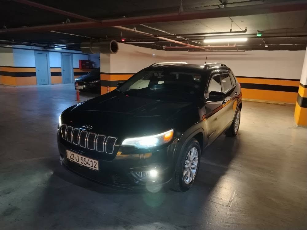 🚙 للبيع Jeep Cherokee Latitude 2019

🇺🇸 وارد أمريكي
📍 نمرة جديدة
📊 العداد: 107,000 كم
🎨 ولا قطعة صبغ أو معجون
🪑 فرش قماش
📱 شاشة + Apple CarPlay + Android Auto
🚘 تثبيت سرعة
📷 كاميرا خلفية
💡 إضاءة زينون
🔥 تدفئة مقاعد أمامية

🔧 المحرك: 2.4 لتر – 4 سلندر
⚙️ دفع أمامي

🛠️ حالة المحرك:
تم فتح الغطاء العلوي فقط لتغيير الجوان (الواشر)، بدون أي تغيير أو صيانة داخلية للمحرك.

🔋 البطارية مبدلة قبل أقل من سنة
🛢️ الزيت مبدل حديثاً
⛽ البنزين المستخدم خلال فترة الاستخدام سوبر
🔧 البواجي مبدلة حديثاً، أصلية وكالة

✅ جاهزية ميكانيك وكهرباء 100%
✅ بدون أي معجون أو صبغ
✅ السنوية مجددة من حوالي 6 أشهر
✅ لا توجد عليها غرامات
✅ سيارة نظيفة وجاهزة للاستخدام

📞 للاستفسار والتفاصيل: *********** أربيل, العراق

