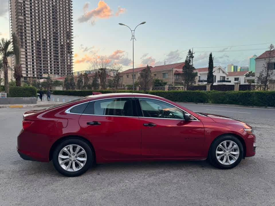 للبيع: Chevrolet malibu 2024 LT1
• حالة السيارة: وكاله، مستخدمة قليلًا، دخول باسم المالك الحالي ماشيه 18 mi
 • الصيانة: صيانة دهن كاملة من الشركة
 بدون حادث السياره بس دعاميه شوي اماميه
 • السعر: 143 ورقة (قابل للتفاوض في حدود المعقول)
 • مكان السيارة: بغداد – البياع
 • للتواصل: واتساب / اتصال ***********
