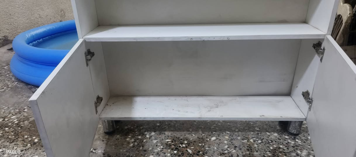 فاترينات عدد 2 . طول 250 عرض 100  cm. بغداد رقمي ***********
