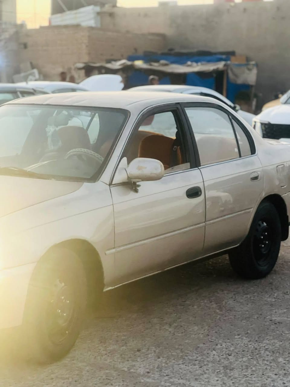 سلام عليكم كورلا للبيع موديل 1993
 محرك 1800
مكانها واسط كوت
وهذا رقمي  ***********
