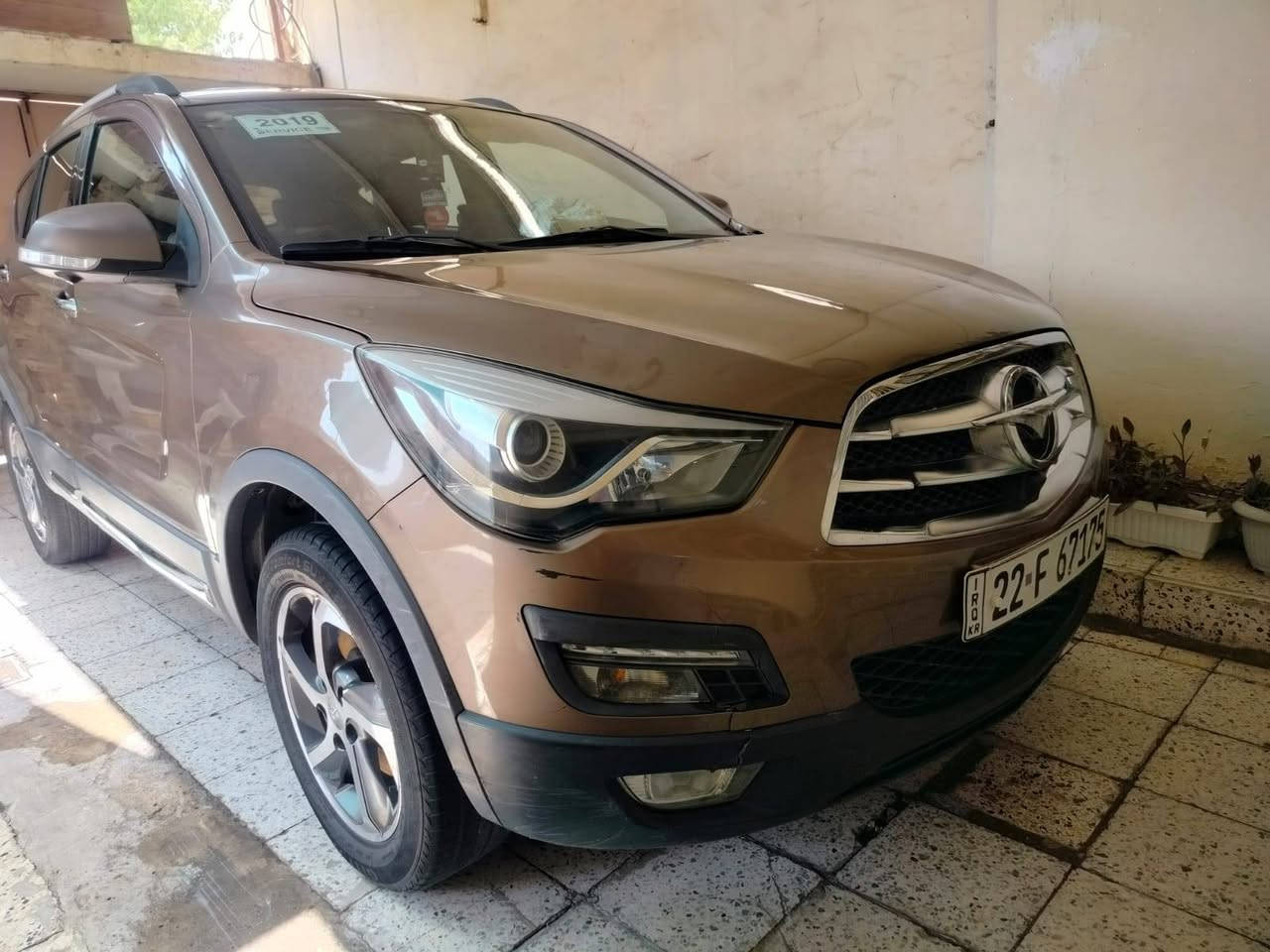 هايما s5 2019
محرك 15 تيربو 
بدون صبغ فقط شبر بارد باب  الجنطه 
السيارة فول بصمة تشغيل
فتحه سقف
 كشنات جلد + كهرباء السائق والنفر 
مرايات شفط 
كاميرات محيطيه 360 درجه 
يدات نيكل 5 ويل كب 
كروز سرعة 
لد نهاري لايت عدسه زينون
كير محرك  وطخم امامي وخلفي  وتايرات جدد سياره جاهزة وكامله  ومصروف عليه  شرط تحويل وكاله وارقام وسنويه جدد  السعر المطلوب 79 وبيه مجال بسيط جدا
‏‪***********‬‏ اتصل على الرقم مكلف بالنشر
