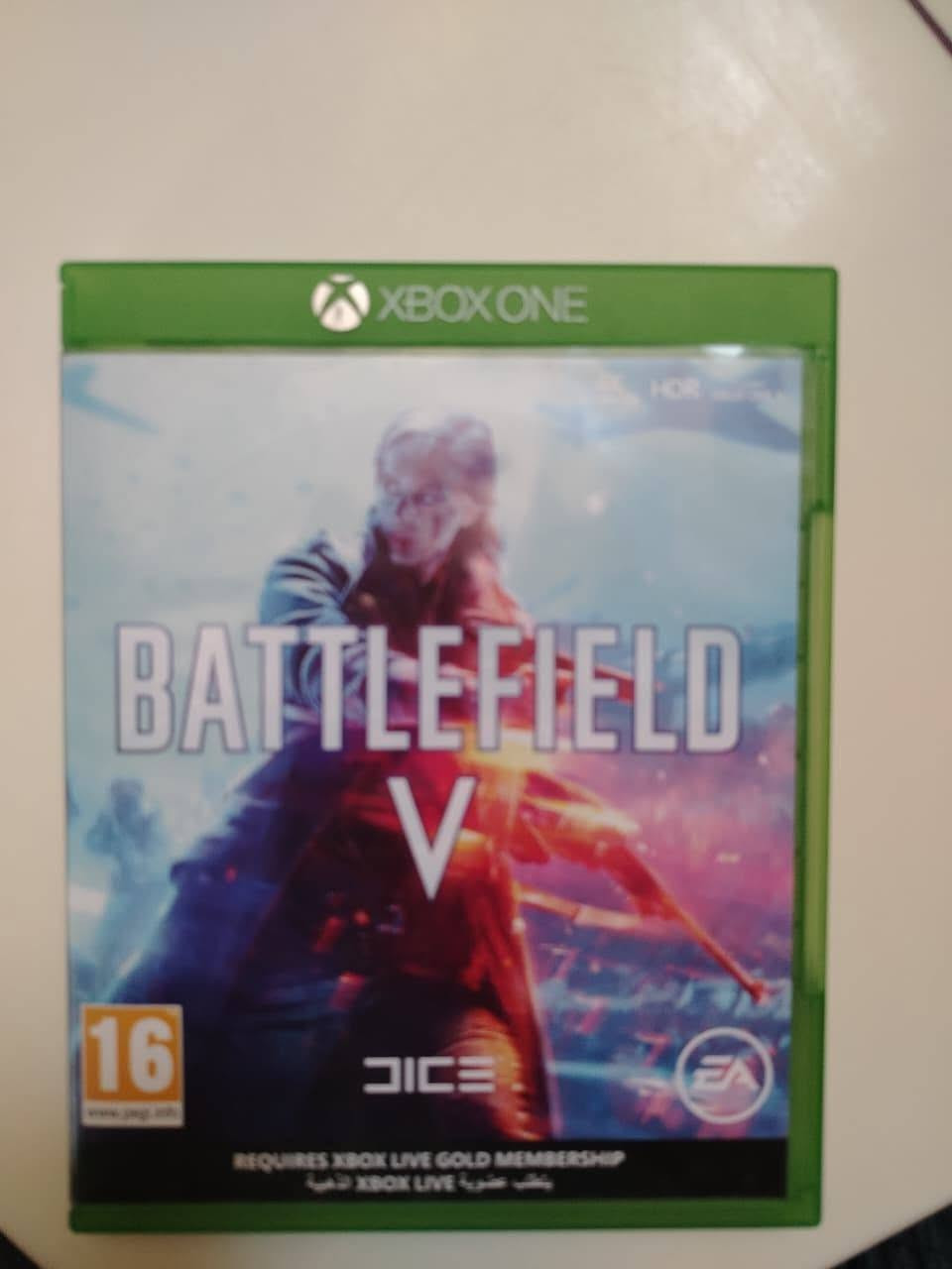 xbox one
ذاكرة 512
مع يدات 2 وحدة تشتغل بس واير مو بطارية
يدات اصليات 100%
مع قرص 
BATTLEFIELD V
سعر 200 الف وبيه مجال
مكاني بغداد الزعفرانية 
***********

