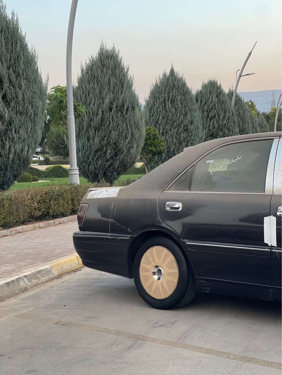 سڵاو لە هەموو لایەک
فرۆشتنی خێرا خێرا خوار هەموو بازاڕ
مەلیکە ٢٠٠٣بڕاوە قەپات مواسەفات بەس سڵایت نیە
قوفڵی٢٩گەڵا 
بێ دەعم و لێدراوی
داژبۆڵ نەجەفی عارف عیساوی
مەکینە گەورە
٤دوگمە 
مەرکەزی 
سەلاجە
دوا کریستاڵ 
بێ تەقەو ڕەقەیە
گێڕ و مەکینە بێ عەیب
سعری کۆتای ٢٩گەڵا لە سلێمانیم *********** السليمانية, العراق
