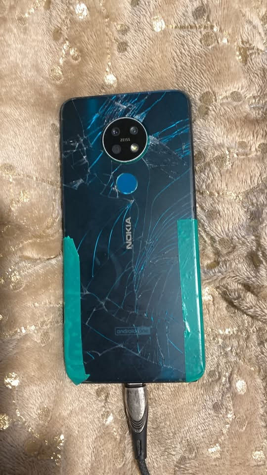 سلام عليكم بيع أجهزه بيهن يشتغلن مثل التفلون النوكيا والهواي بيهن الساعه يشتغلن بالبيلي فحم اعلئ سعر أبيع 
بيها بلي 3سلم بيها بلي اكس بوكس لتواصل خاص
