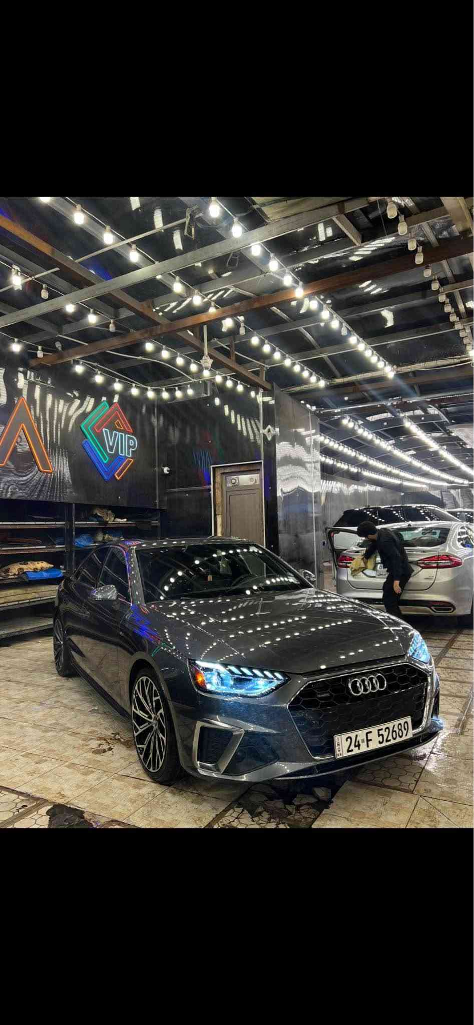 Audi A4 2023 Sline Quattro full 
محرك ٢٠ توربو
صندوق و  بابين صبغ بدون دواخل ..بجم كبس،ارباك بس دكمة طاگ،٤١٠٠٠ ماشية،مواصفات فول فول، 
موجود بدهوك
***********
 سعر ١٩٠$$
رقم و سنوي جديد
خمس كاميرا و رادار امامي و خلفي و جانبي
بصمة و سلايت و شحن وايرلس 
كوشن جلد و خزن و امامي و خلفي هيتر و ستيرن هيتر
وبعد هواية مواصفات دهوك, العراق
