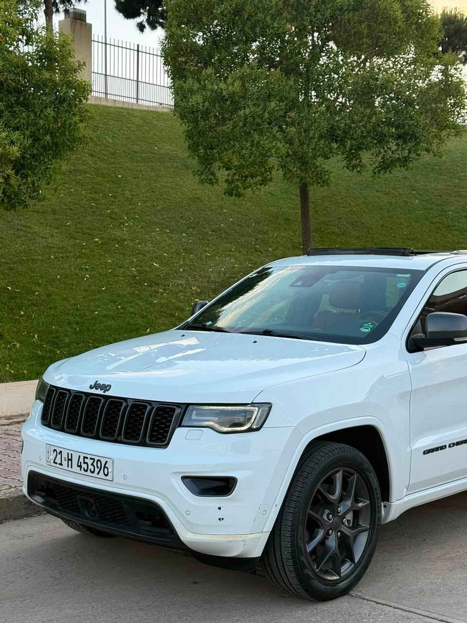 السلام  عليكم ورحمة الله وبركاته
‏‎‏‎       ——— لـلـبـيع  ——

جيب گراند شيروكي - Jeep Grand Cherokee

‏‎‏‎وراد خليجي .     —    بدون ايرباك 

‏‎‏‎الموديل           —    2021

فئة.                 —   80th استيراد شركة هارلم 

حجم المكينه   —     3600/ V6

‏‎‏‎اللون               —     ابيض     

‏‎‏‎المسافه المقطوعه — 96.000mi

‏‎‏‎حاله السياره.    —    ( كفاله عامه  ) (بدون صبغ بدون تبديل)

‏‎‏‎المواصفات 
‏‎‏‎- بصمة تشغيل 
‏‎‏‎- بصمة أبواب 
‏‎‏‎-تشغيل عن بعد 
‏‎‏‎-ترحيب عند الاقتراب 
-رادار امامي 
-رادار جانبي 
-رادار خلفي 
-تحديد مسار 
-تنبيه قبل الاصطدام 
‏‎‏‎-كشنات جلد 
-كشنات احمر مختمه 80th
- شاشه ديجتال 
-ستيرن كهربائي 
-اناره محيطيه 
-اشاره بالمرايه 
-حساس امامي خلفي 
-بردات خلفيه ‏‎
‏‎‏‎-شاشه كبيره تدعم نظام الأبل كار باي ونظام الاندرويد
-شاشه عداد ديجتال
-فتحت سقف بانوراما 
‏‎-دبل اكسل 
‏‎-اوتو ستوب
‏‎-وضعيات قياده 
‏‎‏‎-كشنات تدفئة ( اماميه - خلفيه ) 
-كشن السايق خزن ميمور
-كشنات اماميه تبريد 
-ستيرن تدفئة
‏‎‏‎- ستيرن بحركه كهربائيه 
‏‎‏‎- تبريد مركزي 
‏‎‏‎- بگ لايت LED 
‏‎-صندوق كهربائي 
‏‎‏‎-كرسي السايق والراكب بحركة كهربائيه 
‏‎‏‎-تحكم ستيرن جهتين 
‏‎‏‎-تحديد سرعه 
‏‎‏‎-مانع انزلاق 
‏‎‏‎-ليد نهاري
‏‎‏‎-كامره خلفيه دواره 
‏‎‏‎باقي المواصفات المعروفه 

‏‎‏‎السعر            — اكتب تم ويوصلك السعر  مباشر 

‏‎‏‎رقم السياره    — السليمانيه   

‏‎‏‎موقع  السياره — السليمانية 

‏‎‏‎للأستفسار.     — *********** - ***********
