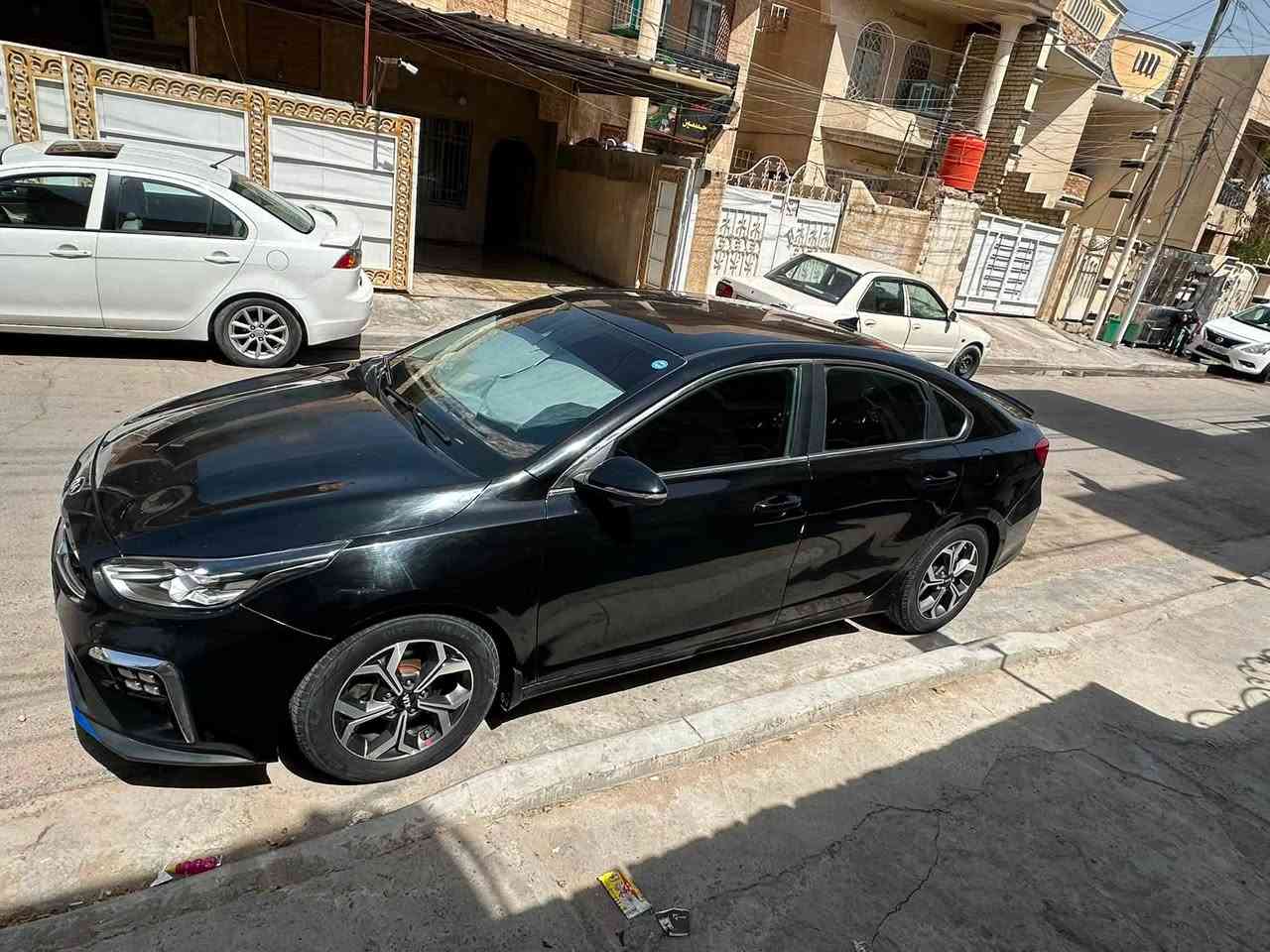 كيا فورتي 2019
وارد كندي حادثها سرقه جاملغ 
وبالعراق بيها قطعتين صبغ بنيد وباب السايق
سياره اعلى من نص الفول 
كيرها cvt ابلادي وبيها براد 
ماشيه 170 الف كيلو
سعرها 115 وبيها مجال بسيط 
رقم ***********
