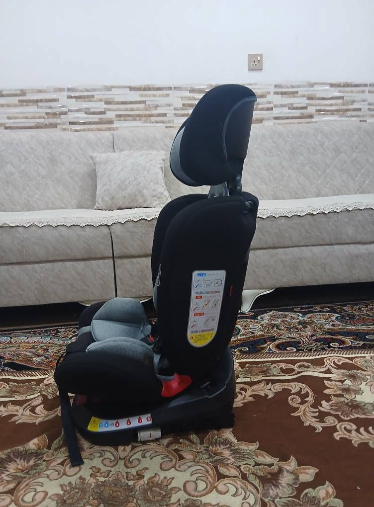 کورسی ناوسەیارە بۆمناڵ ، ئەوروپیە زۆر تازەو بێعەیبە ، تایمی خەوی هەیە واتەکورسیەکەی پاڵ ئەداتەوە بۆکاتی خەوتن ، گەورە وبوک ئەکرێت بەپێی باڵا و تەمەنی مناڵەکەت ، دو ئاسنی پێوەیە لەدواوەی بۆزیاتری سەلامەتی و سابت بونی 
ئەوروپیە و مارکەیە زۆری پێراوە خۆی 
سعری ئێستای زۆرگونجاوە و قفڵی 50 هەزارە بێ معامەلە کەس بۆمعامەلە تەلەفون نەکا یەکدینار کەمتر نایەم 
سلێمانی ، گەیاندن هەیە*********** السليمانية, العراق

