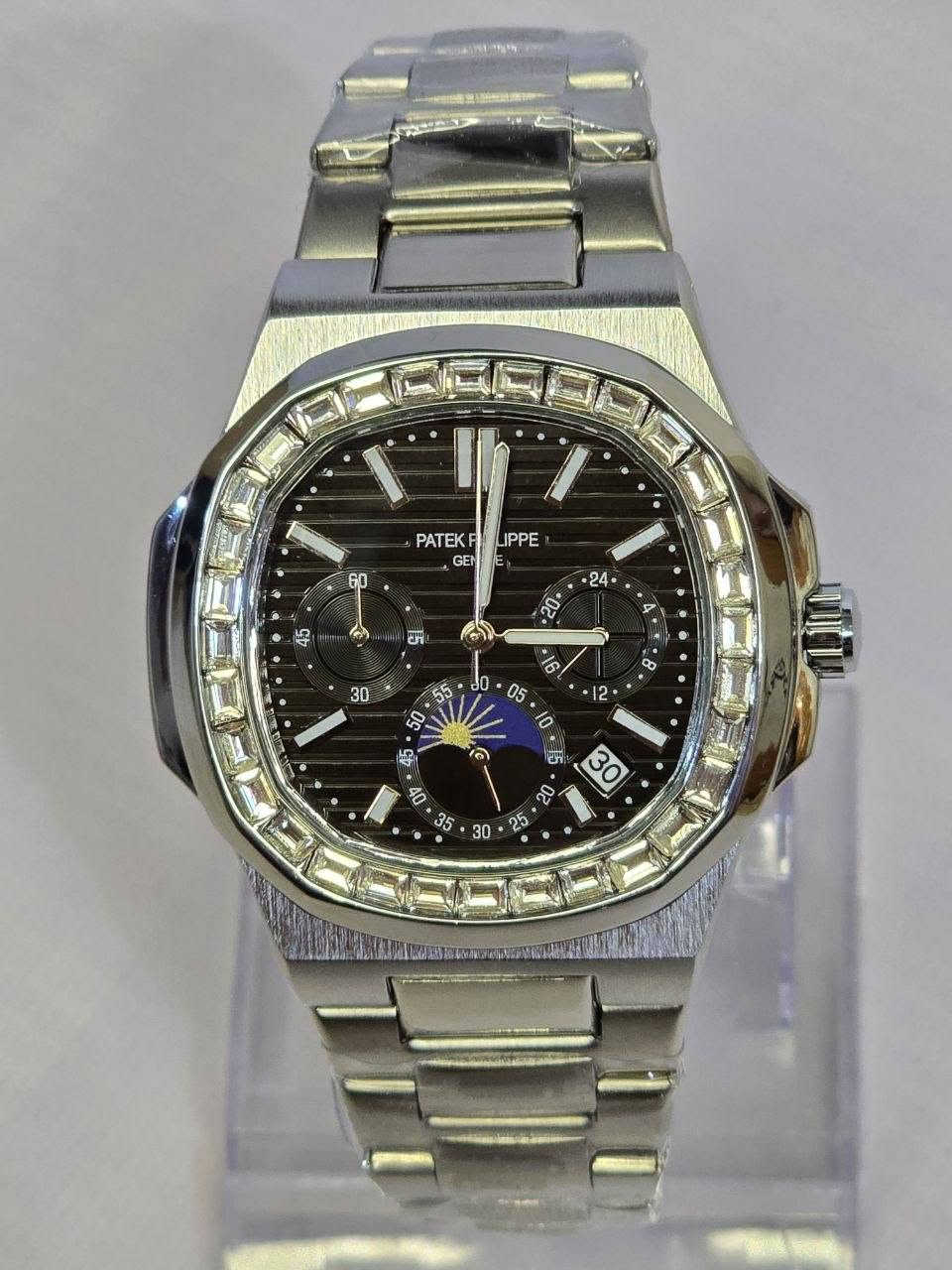 ساعة باتك فلب PATEK PHILIPPE مشذر

تحفة فنية 
لرجال الاعمال
مكينة كوارتز ( نظام ستوبوج ) جميع السناتر شغالة
ثلاث تحكما ( 1 ظاهري و 2 مخفي )
هيكل يتانلس ستيل والطوق مشذر دايموند
ميناء مميزة مزودة بمنفذ تاريخ 
زجاج معدني ضد الخدش
مقاومة الماء والغبار 
 قفل فراشة مختوم حفر 
ساعة مختمة بالكامل

🔴ملاحظة متوفر قطعة فقط 

السعر :- 40 ع اول تم 
للحجز والاستفسار يرجى مراسلة الصفحه
او واتساب ***********
#ساعات #فولو #لايك #اكسبلور #متابعة
