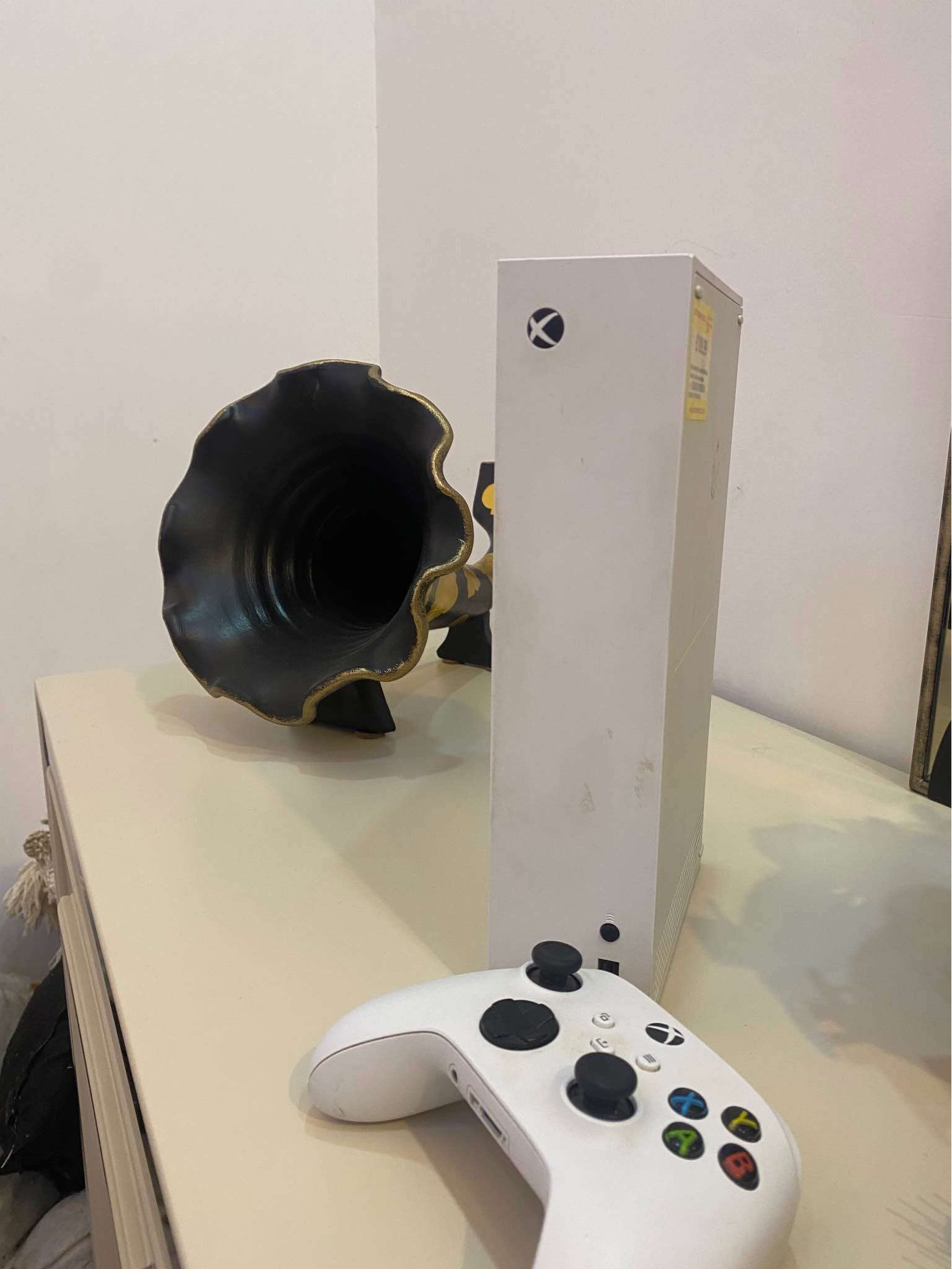 Xbox Series S • ٥١٢ جيجا • ضمان شهر