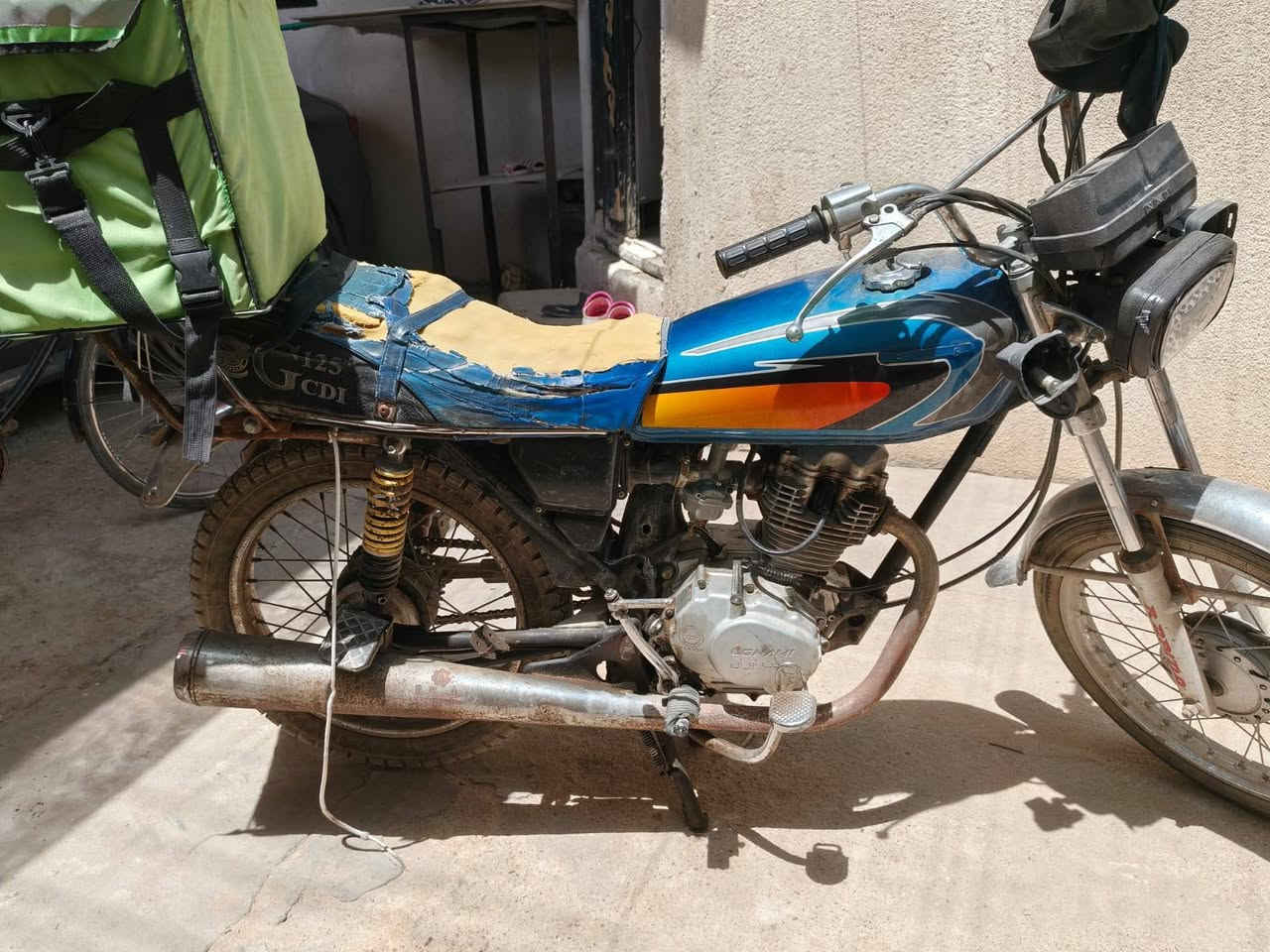سلام عليكم دراجه سيجي نامه للبيع مديل 20 دراجه توه مجفته بعده عل سحك اوراق اصولي ب450 وبيه مجال مكاني شط العرب الجزيره رقم ***********
