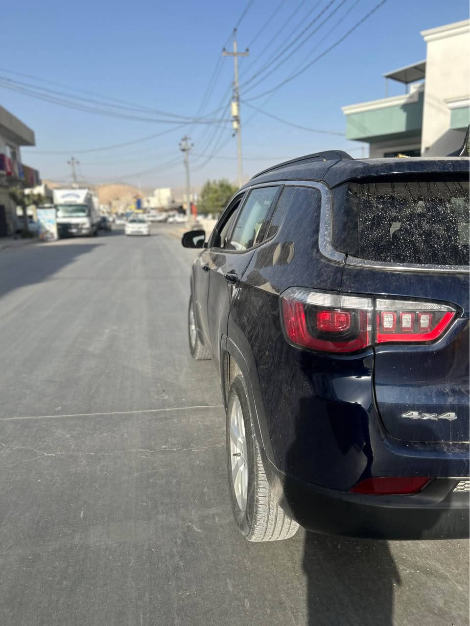 Jeep Compass 2018 latitude 

‎مواسەفات 
‎بەسمە
‎شەغال
‎دەبڵ ئەکسل 
‎دەرگا بەسمە 
‎برێک بەسمە 
‎ئۆتۆ ستارت ستۆپ 
‎تراکشن کۆنترۆڵ 
‎کامێرا 
‎بیلاد ناو رەش 
‎کوشن جلد 
‎تەحەکوماتی کامل سەر سوکان 
‎گێڕ تۆماتیک و عادی 
‎ئاوێنە هیتەر
چەندەها مواسەفاتی تر 

‎سەیارەکە دەعمی نیە
‎لەسەر شووخت چاملغی پێشەوەیو نیوەی دەرگای سایەق بۆیاغە  
ئێرباگی نەتەقیون 
‎سەیارەکە چوار تایەی لۆکی لە ژێرایە 
‎مەکینەی ٤ بستۆنی ٢.٤ ی مەرغوبە 
‎گێڕ و مەکینەی بە شەرت 
‎تەبرید و کارەباییات هەمووی بە شەرت 
‎تەقە و ڕەقەی نییە 
تەنها مەکینەی کراوەتەوە لەسەر بەنزینی خراپ بەس بە شەرت ئەیفرۆشم کە ئێستا مووشکیلەی نیە ٤ وەلفیمان گۆرین لە وەلفەکانی دابوون 

وەتس ئەپی لەسەرە
*********** رانية, السليمانية
